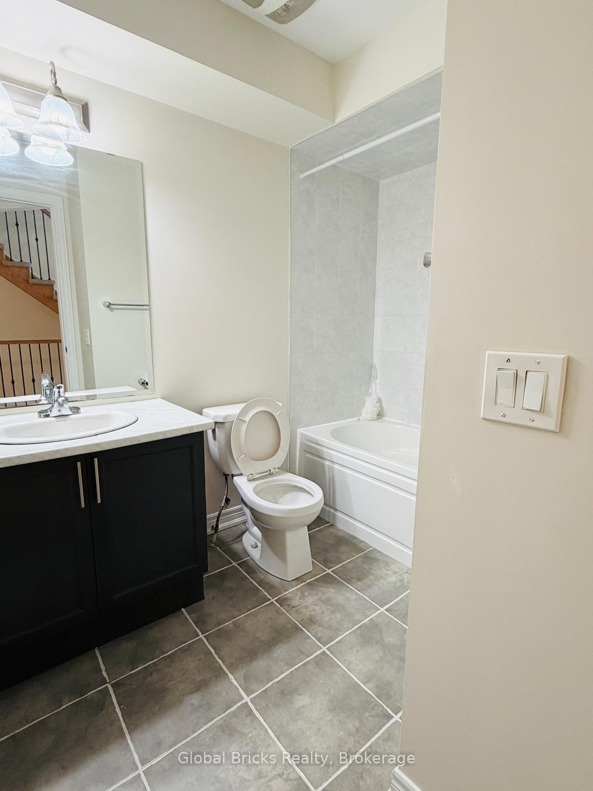 Photo 23 of 16 Talence Drive, Hamilton, Stoney Creek Mountain — HOMEH