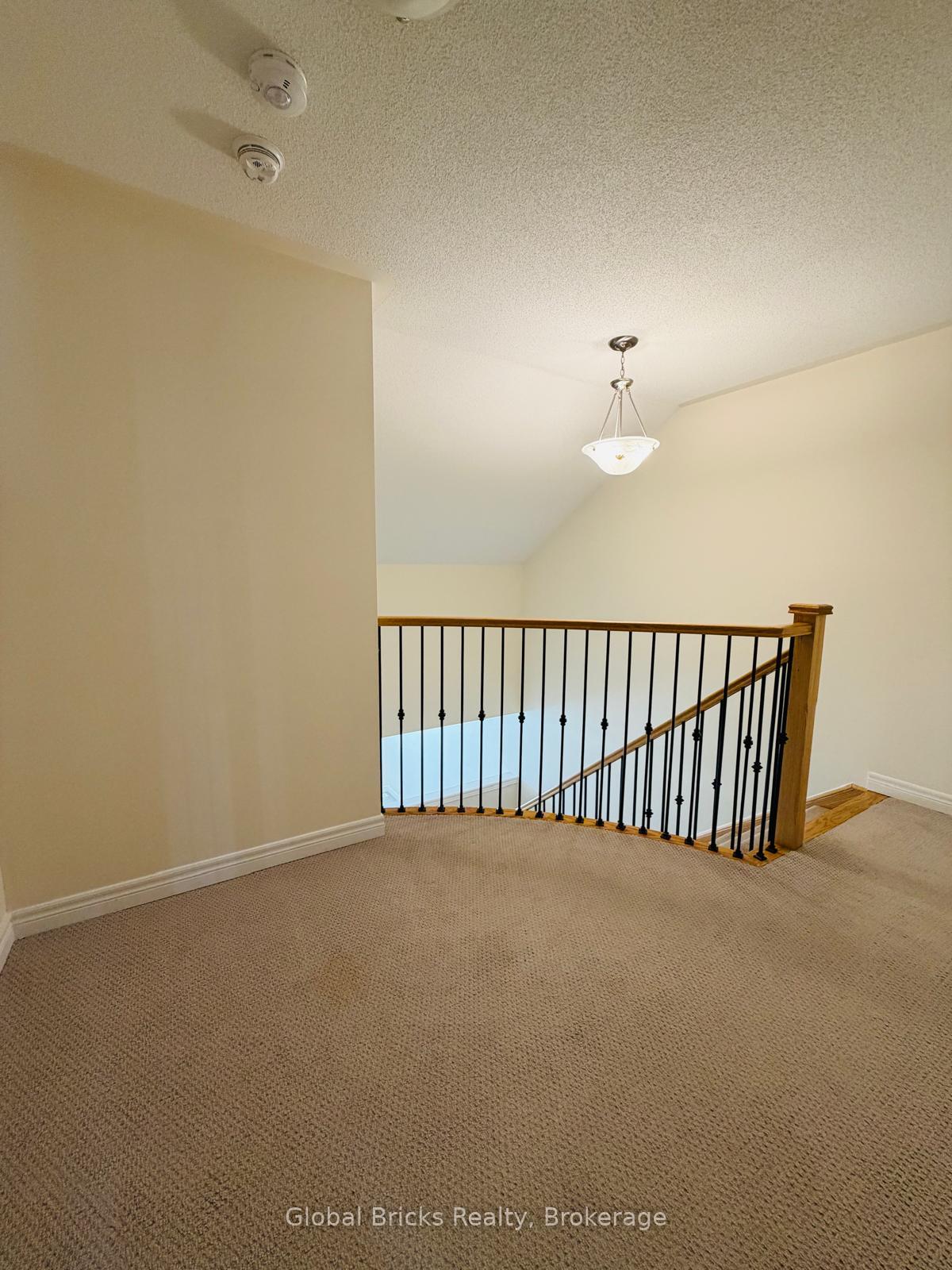 Photo 26 of 16 Talence Drive, Hamilton, Stoney Creek Mountain — HOMEH