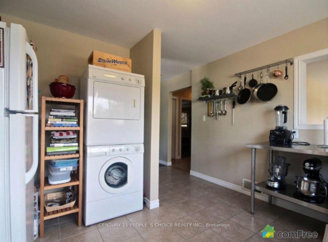 Photo 2 of Unit 2, 3784 Sinnicks Avenue, Niagara Falls, Church's Lane — HOMEH