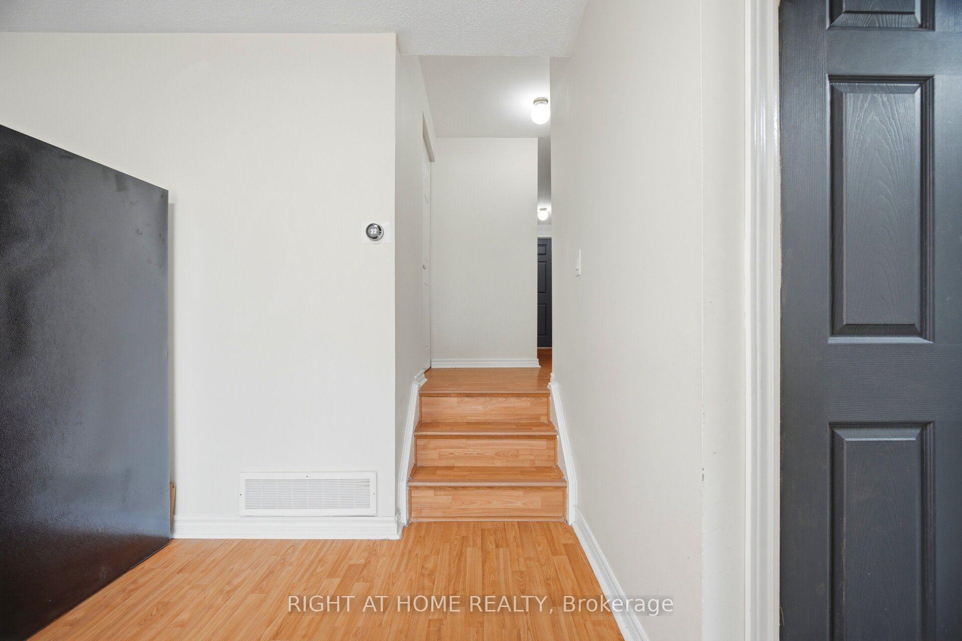 Photo 11 of 59 Edenborough Drive, Brampton, Southgate — HOMEH