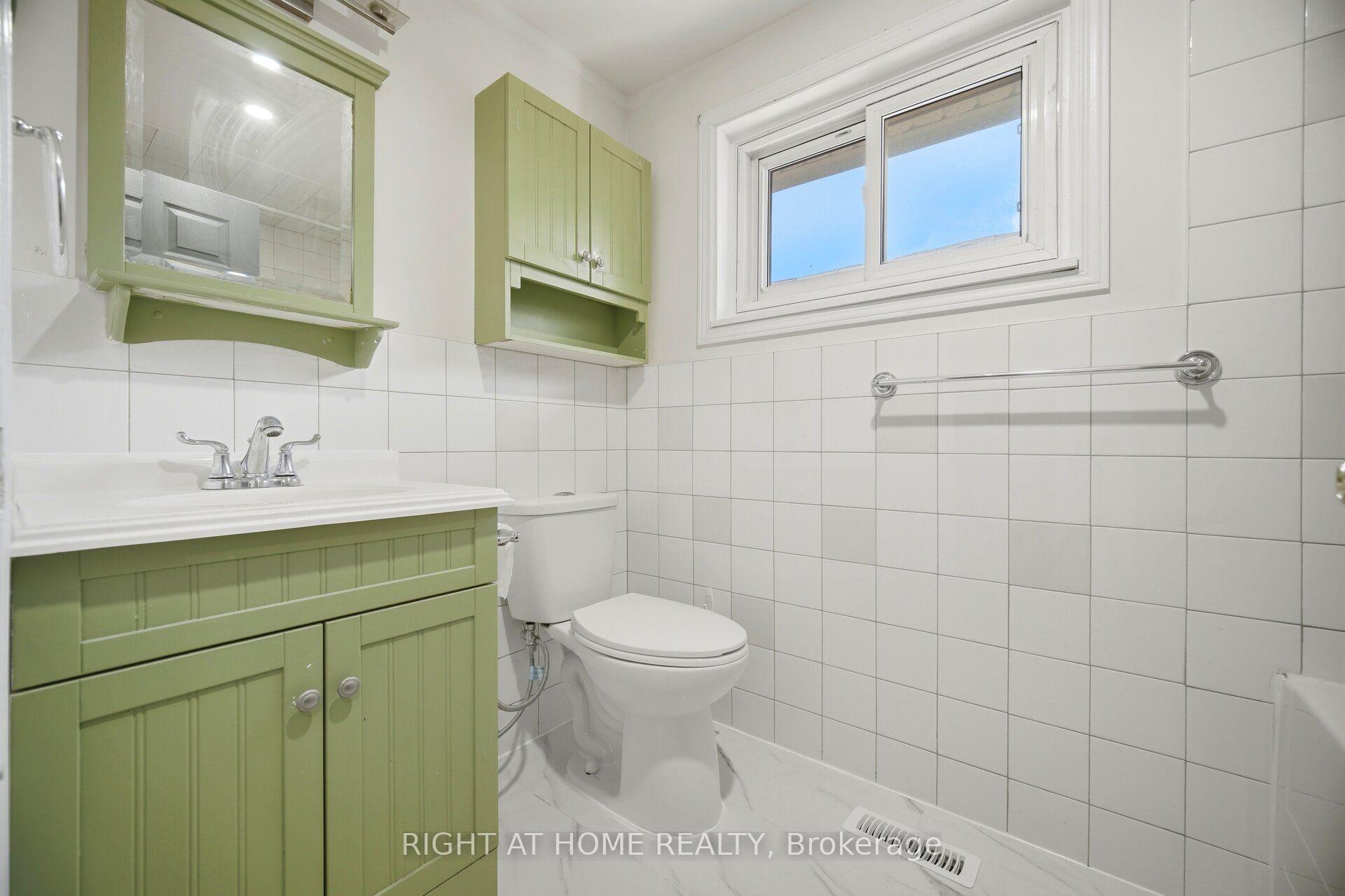 Photo 14 of 59 Edenborough Drive, Brampton, Southgate — HOMEH