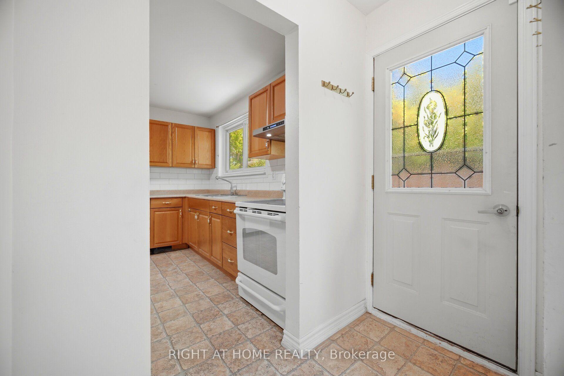 Photo 36 of 59 Edenborough Drive, Brampton, Southgate — HOMEH