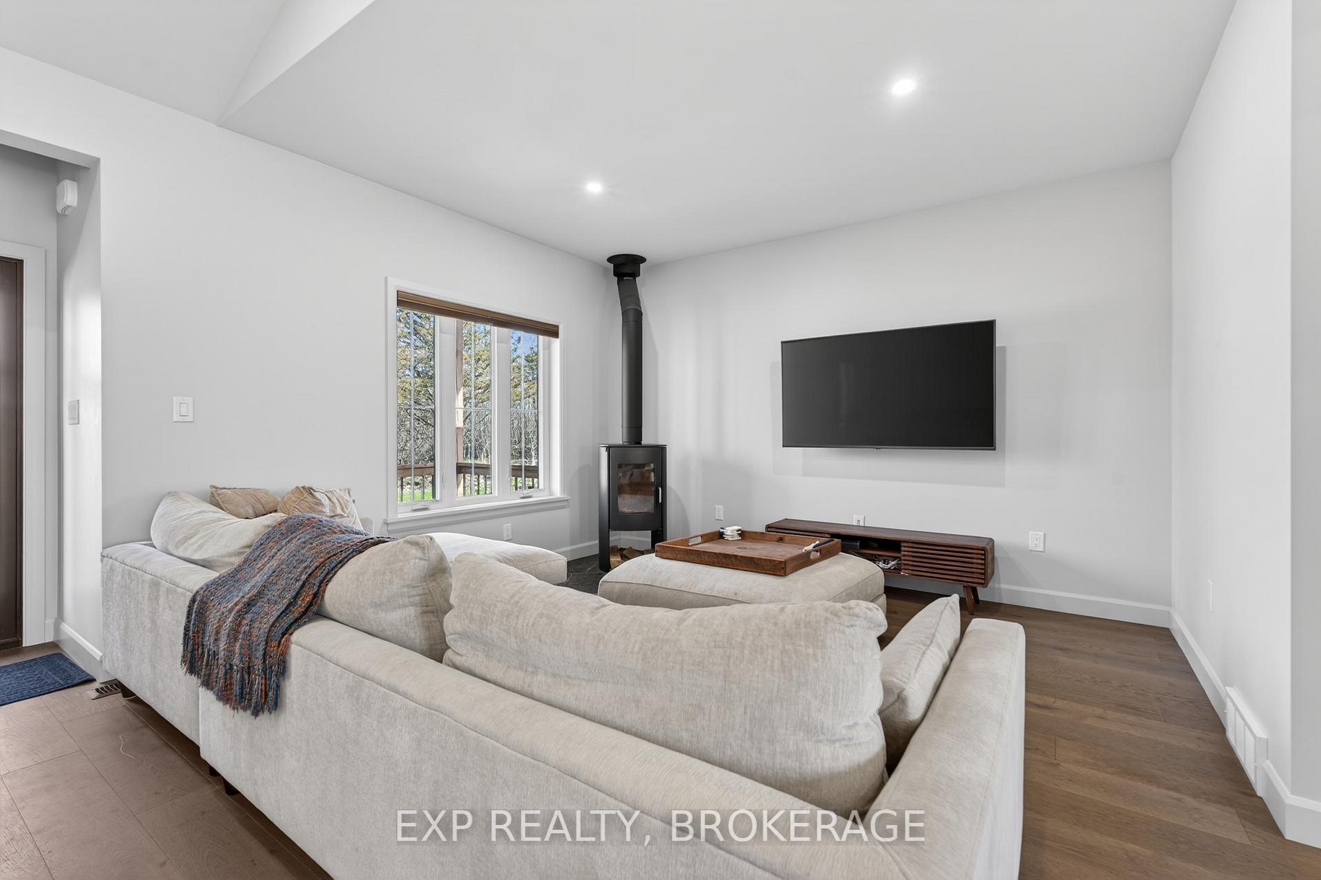 Photo 12 of 9304 Perth Road, Rideau Lakes, Rideau Lakes (North Crosby) Twp — HOMEH