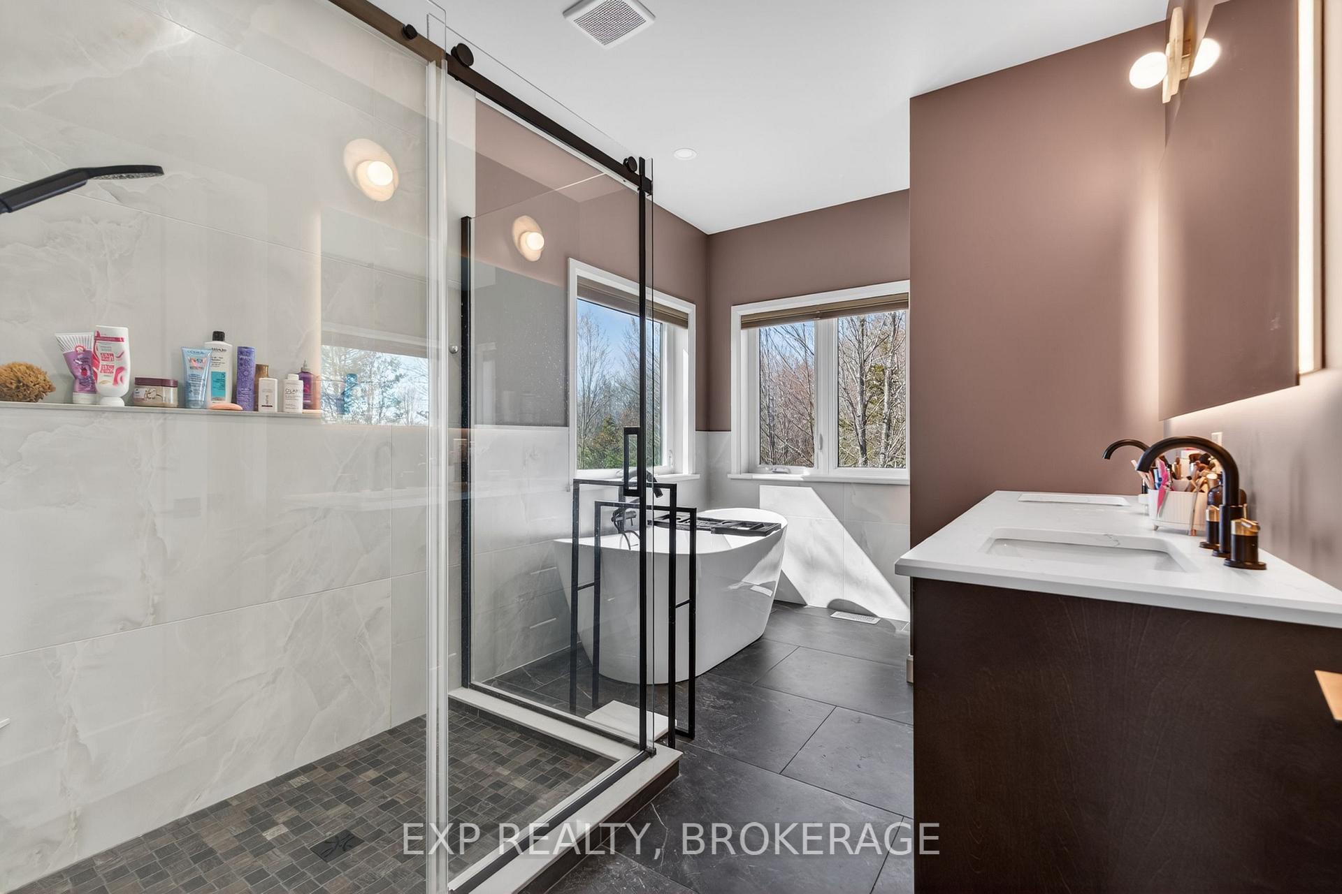Photo 18 of 9304 Perth Road, Rideau Lakes, Rideau Lakes (North Crosby) Twp — HOMEH