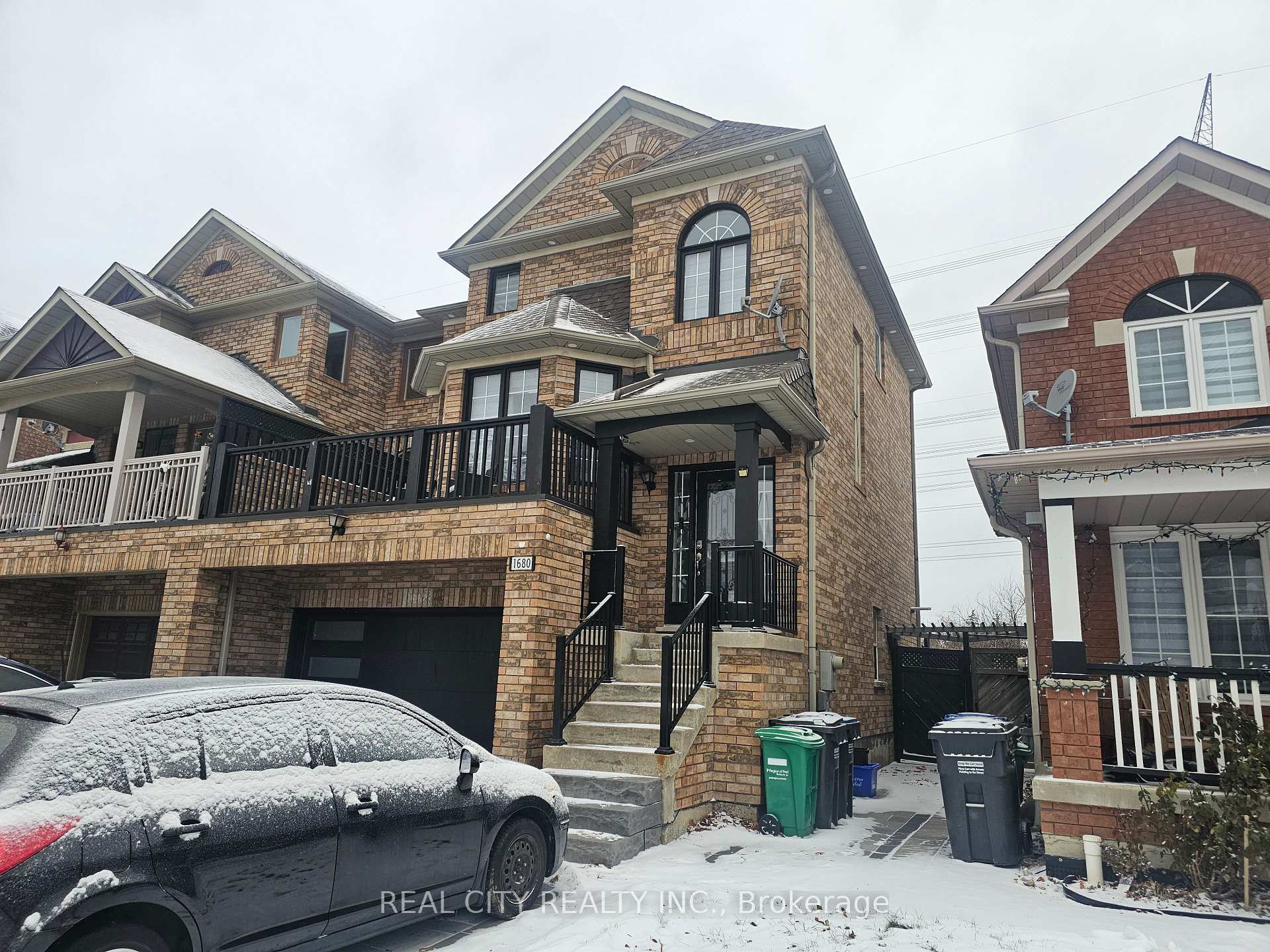 Photo 2 of 1680 Samuelson Circle, Mississauga, Meadowvale Village — HOMEH