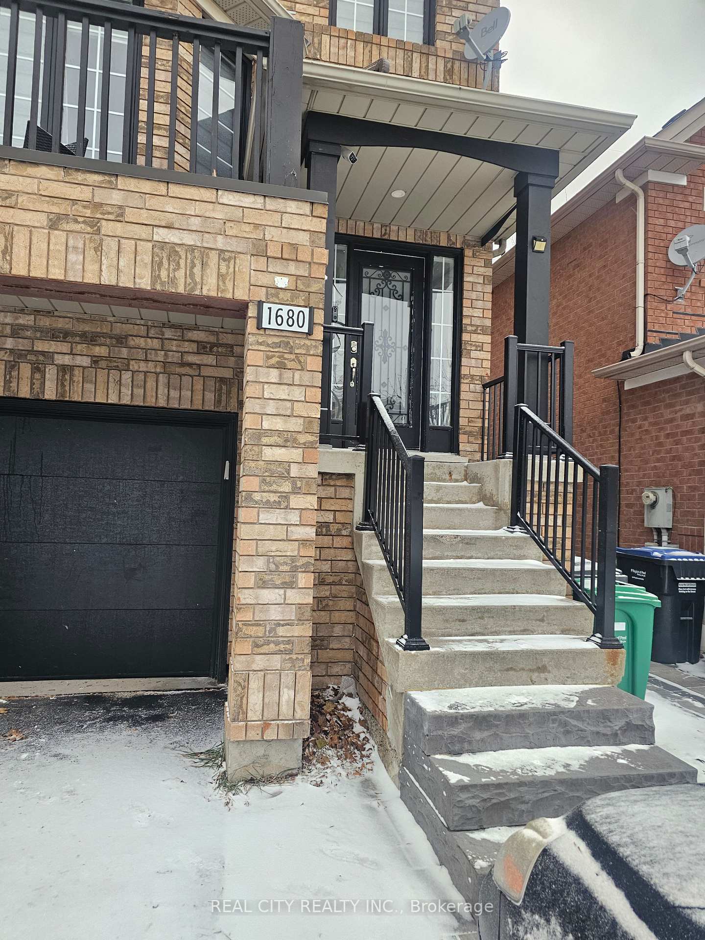 Photo 3 of 1680 Samuelson Circle, Mississauga, Meadowvale Village — HOMEH