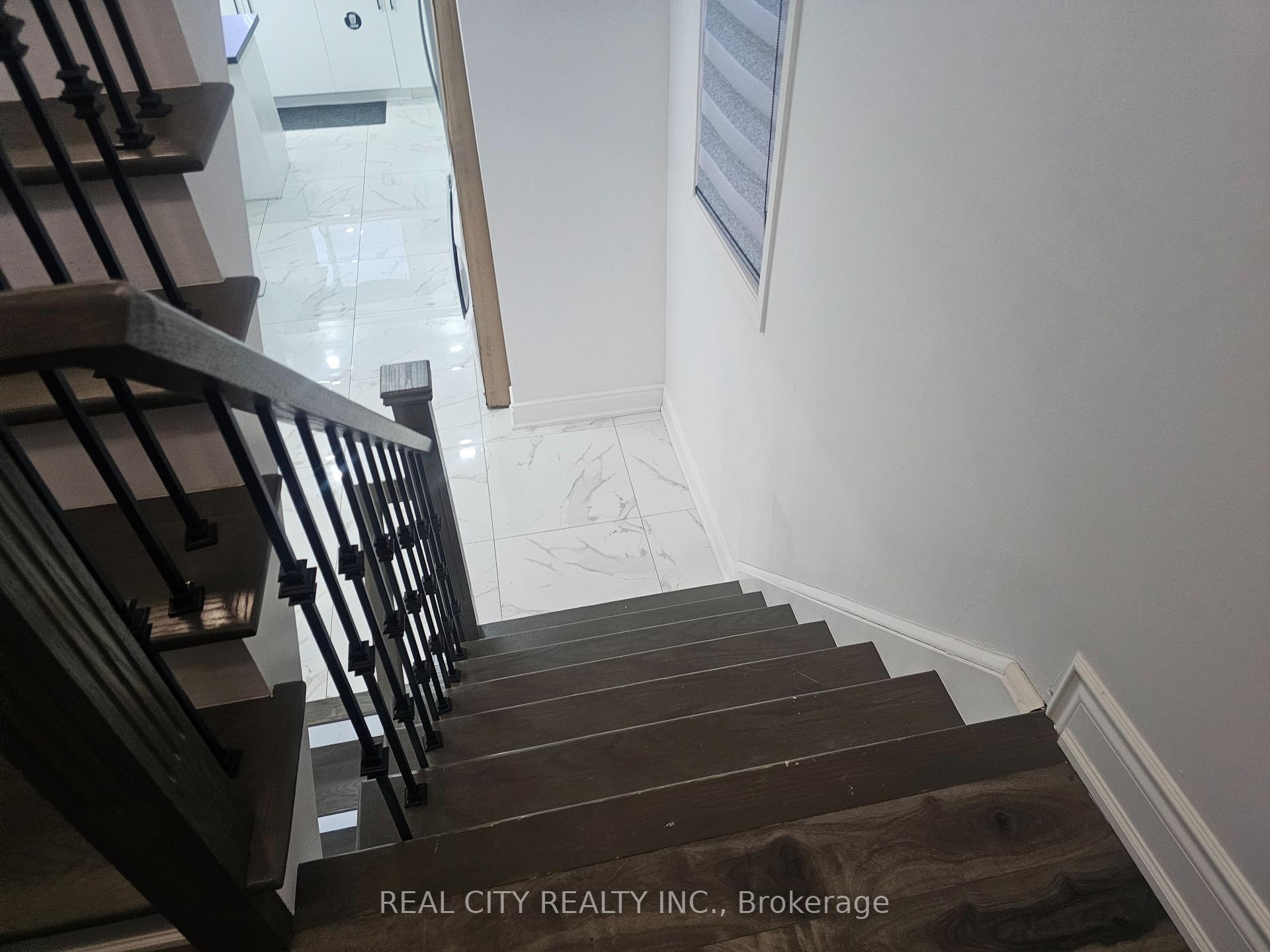 Photo 4 of 1680 Samuelson Circle, Mississauga, Meadowvale Village — HOMEH