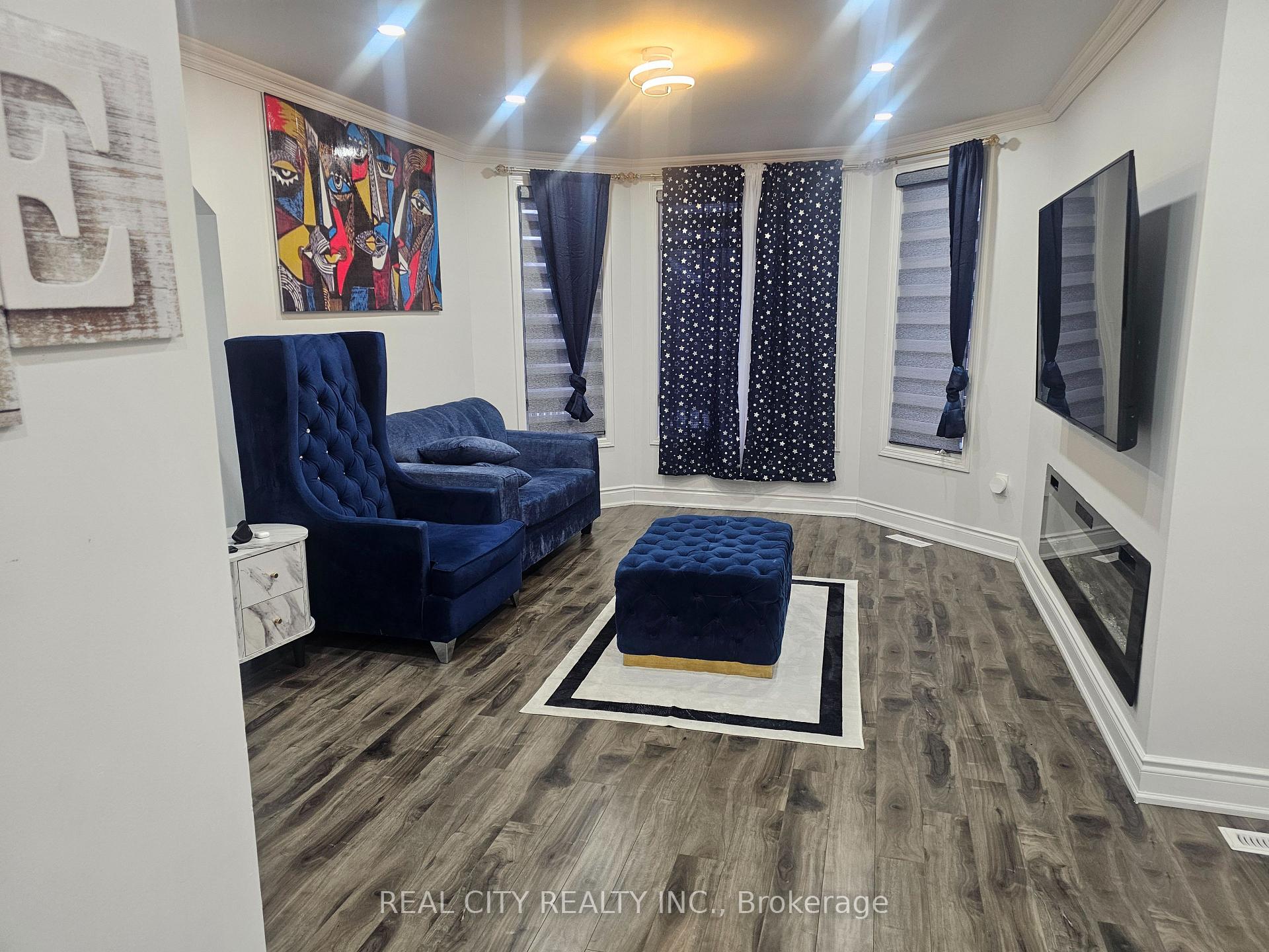 Photo 7 of 1680 Samuelson Circle, Mississauga, Meadowvale Village — HOMEH