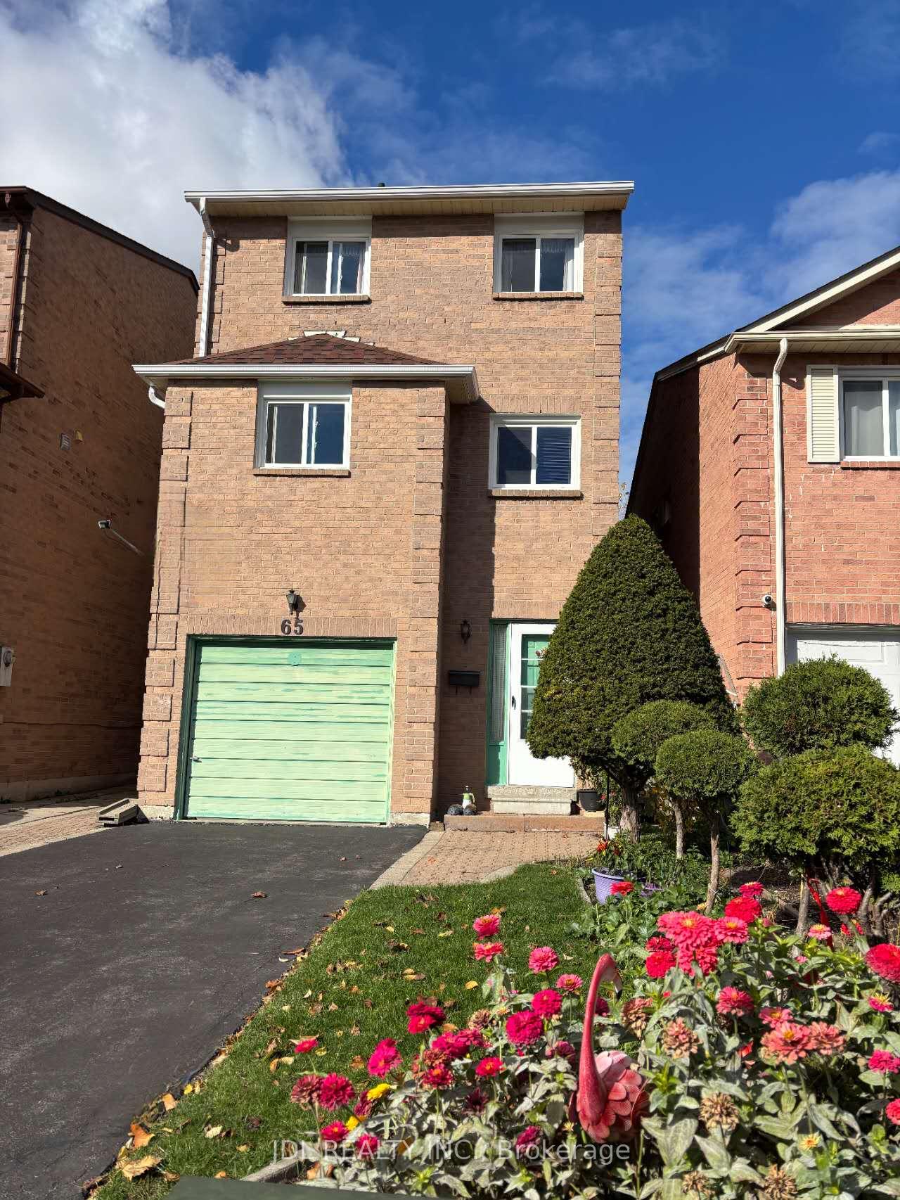 Photo 1 of 65 Cottonwood Court, Markham, Bayview Fairway-Bayview Country Club Estates — HOMEH