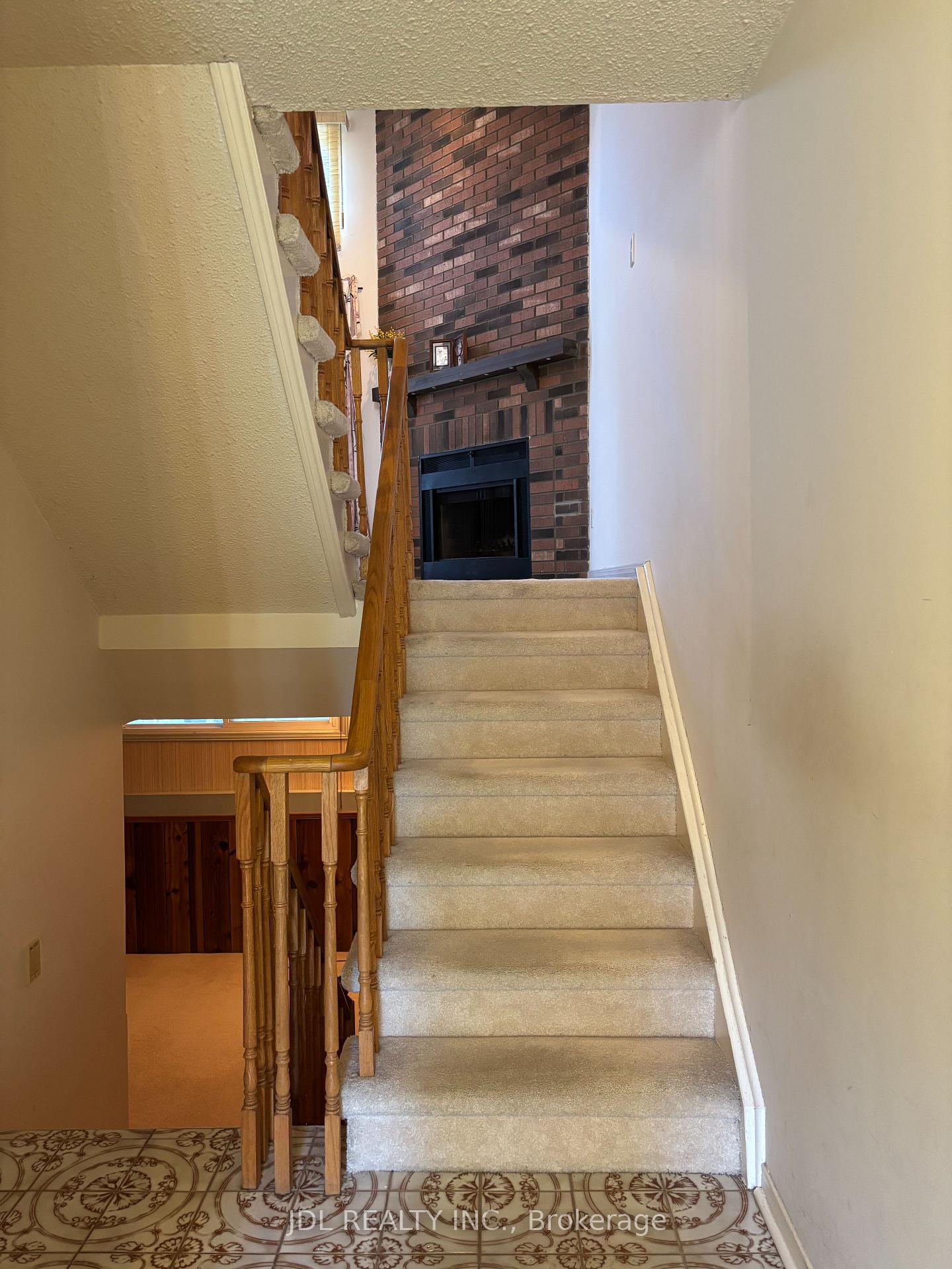 Photo 3 of 65 Cottonwood Court, Markham, Bayview Fairway-Bayview Country Club Estates — HOMEH