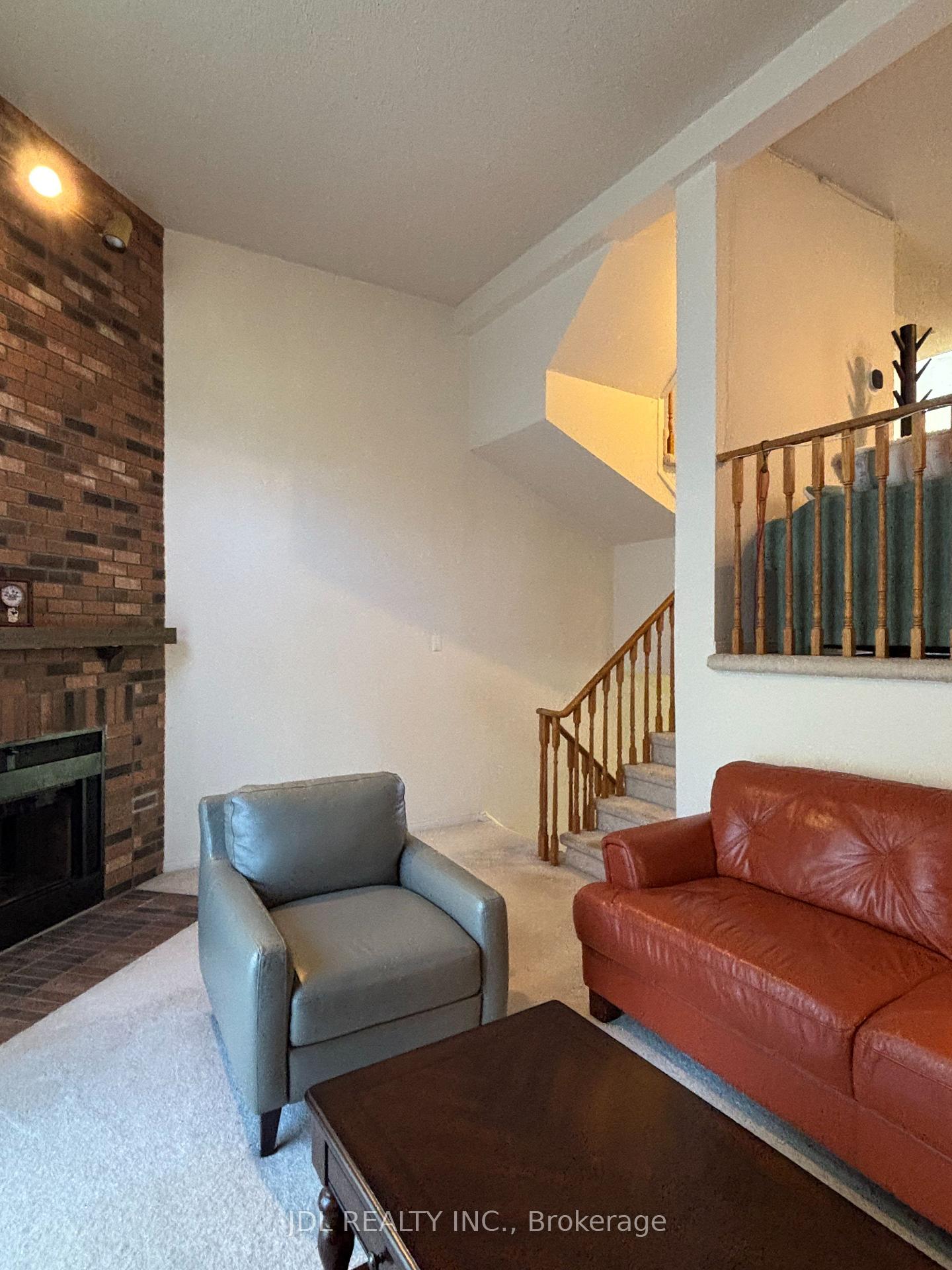 Photo 4 of 65 Cottonwood Court, Markham, Bayview Fairway-Bayview Country Club Estates — HOMEH
