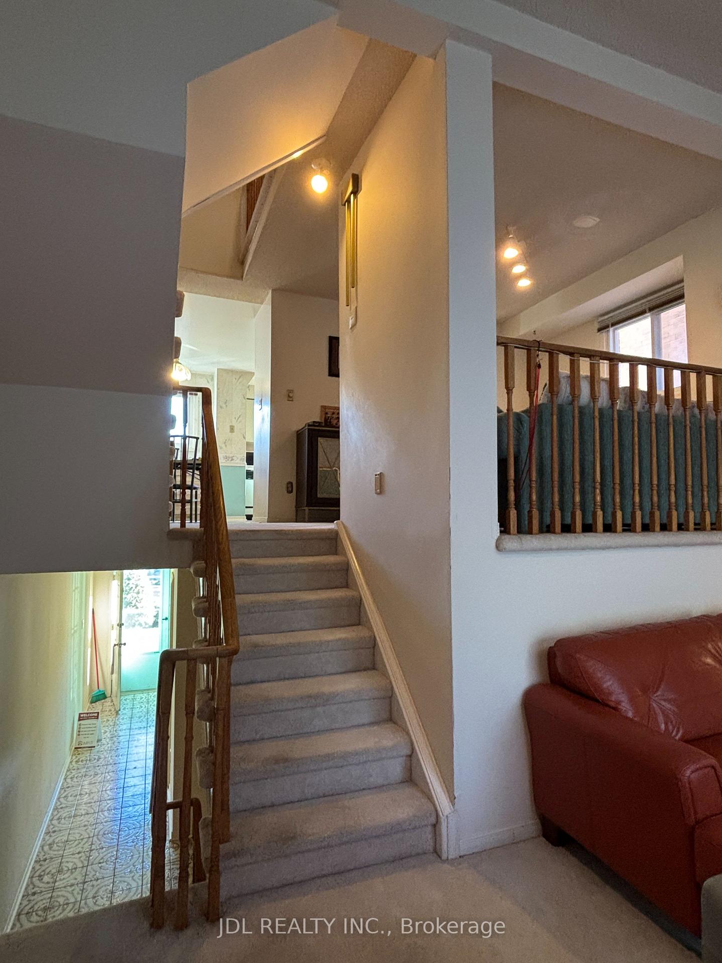 Photo 7 of 65 Cottonwood Court, Markham, Bayview Fairway-Bayview Country Club Estates — HOMEH