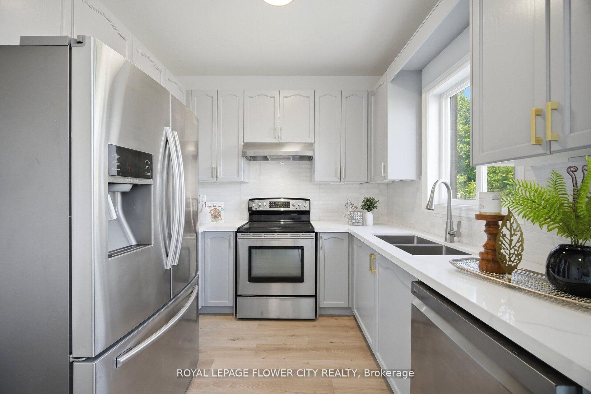 Photo 9 of 24 Martree Crescent, Brampton, Madoc — HOMEH