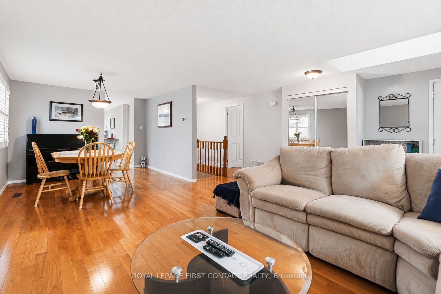 Photo 5 of 46 Jones Drive, Barrie, Grove East — HOMEH