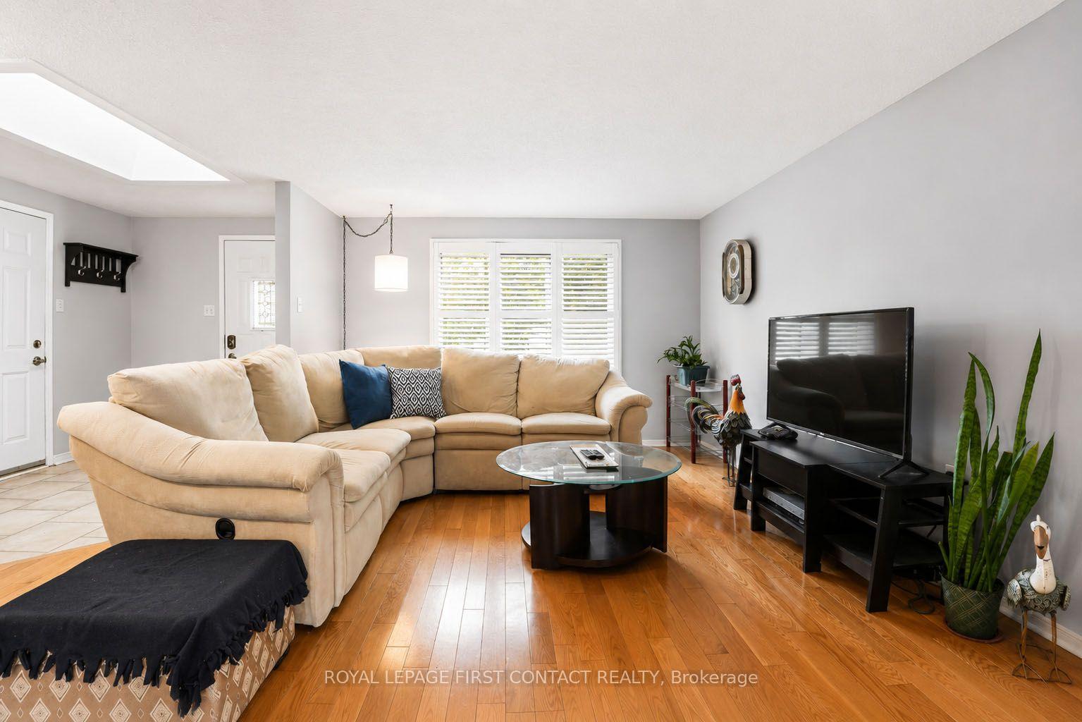 Photo 6 of 46 Jones Drive, Barrie, Grove East — HOMEH
