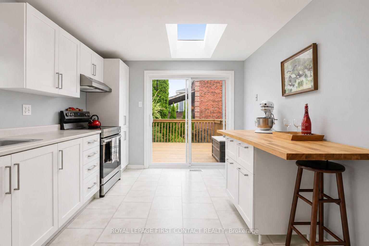 Photo 9 of 46 Jones Drive, Barrie, Grove East — HOMEH