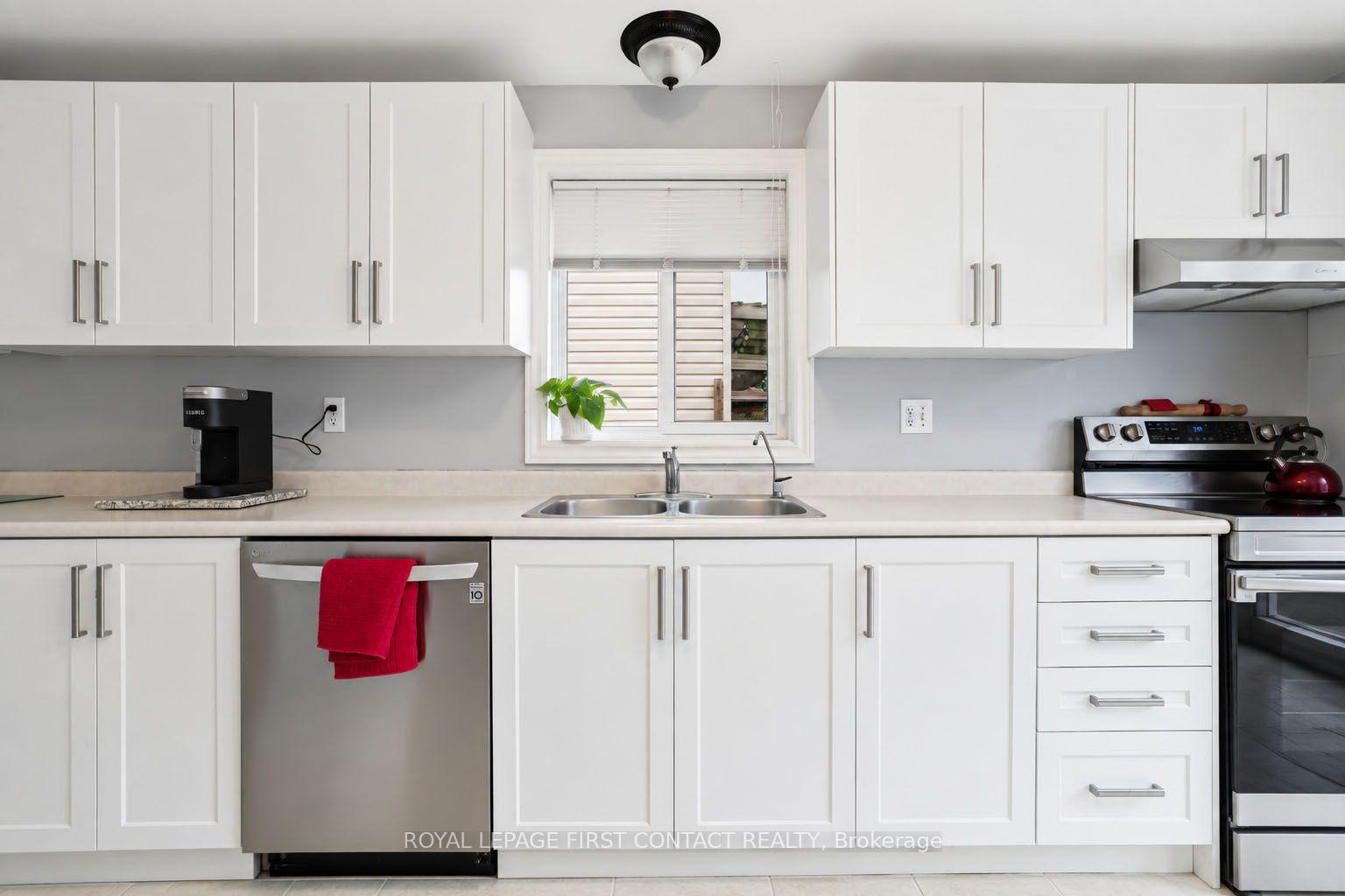 Photo 11 of 46 Jones Drive, Barrie, Grove East — HOMEH