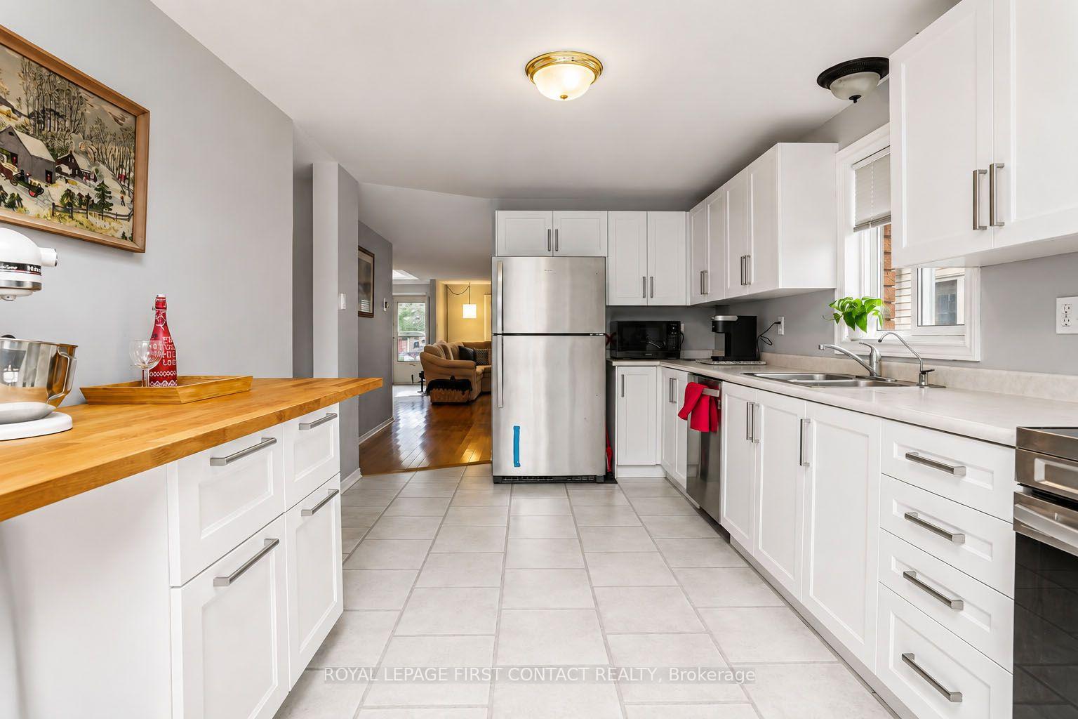 Photo 12 of 46 Jones Drive, Barrie, Grove East — HOMEH