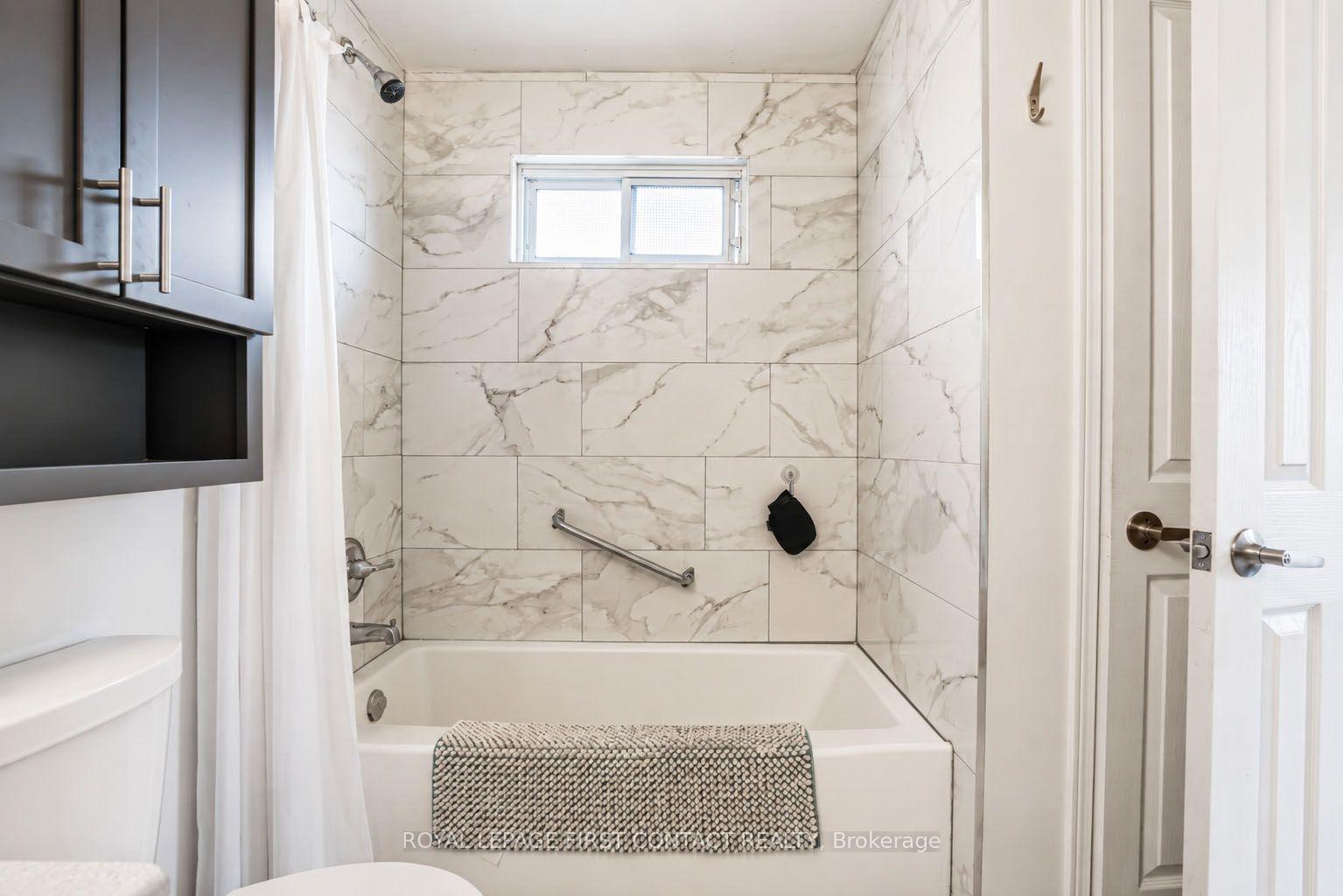 Photo 16 of 46 Jones Drive, Barrie, Grove East — HOMEH