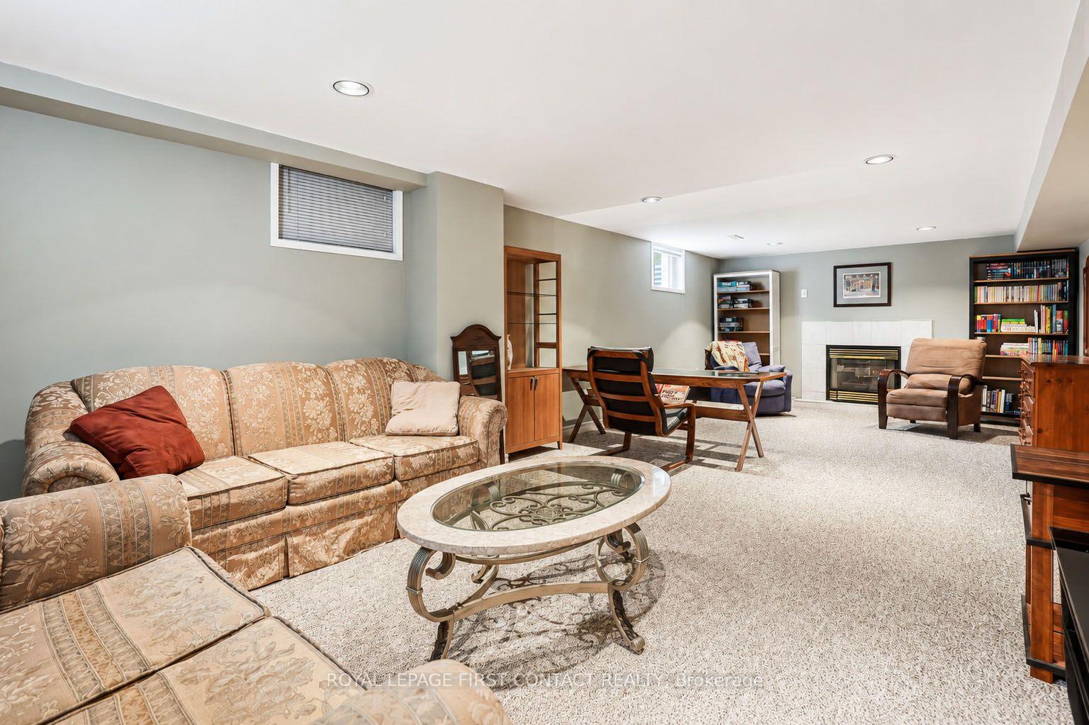 Photo 21 of 46 Jones Drive, Barrie, Grove East — HOMEH