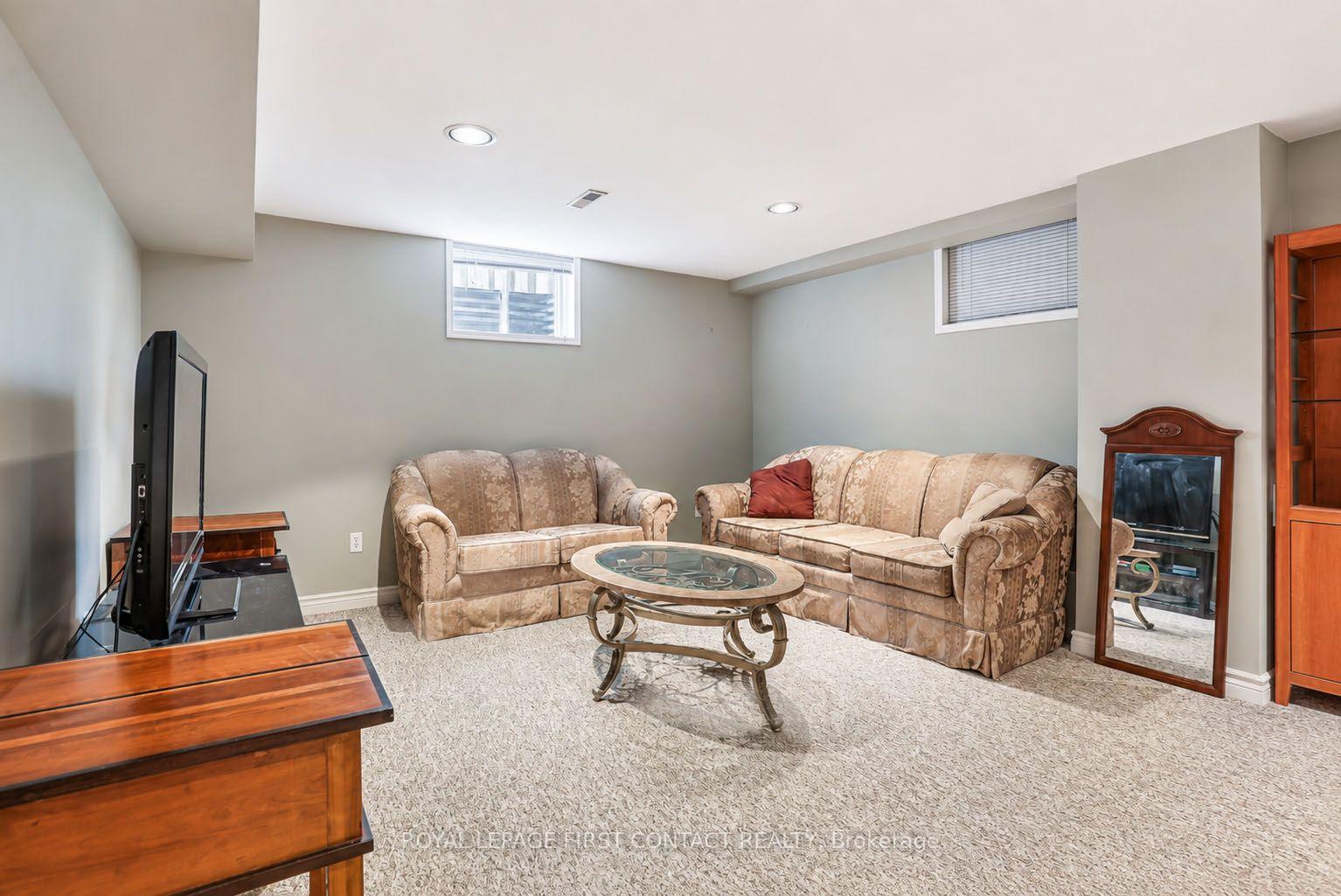 Photo 24 of 46 Jones Drive, Barrie, Grove East — HOMEH