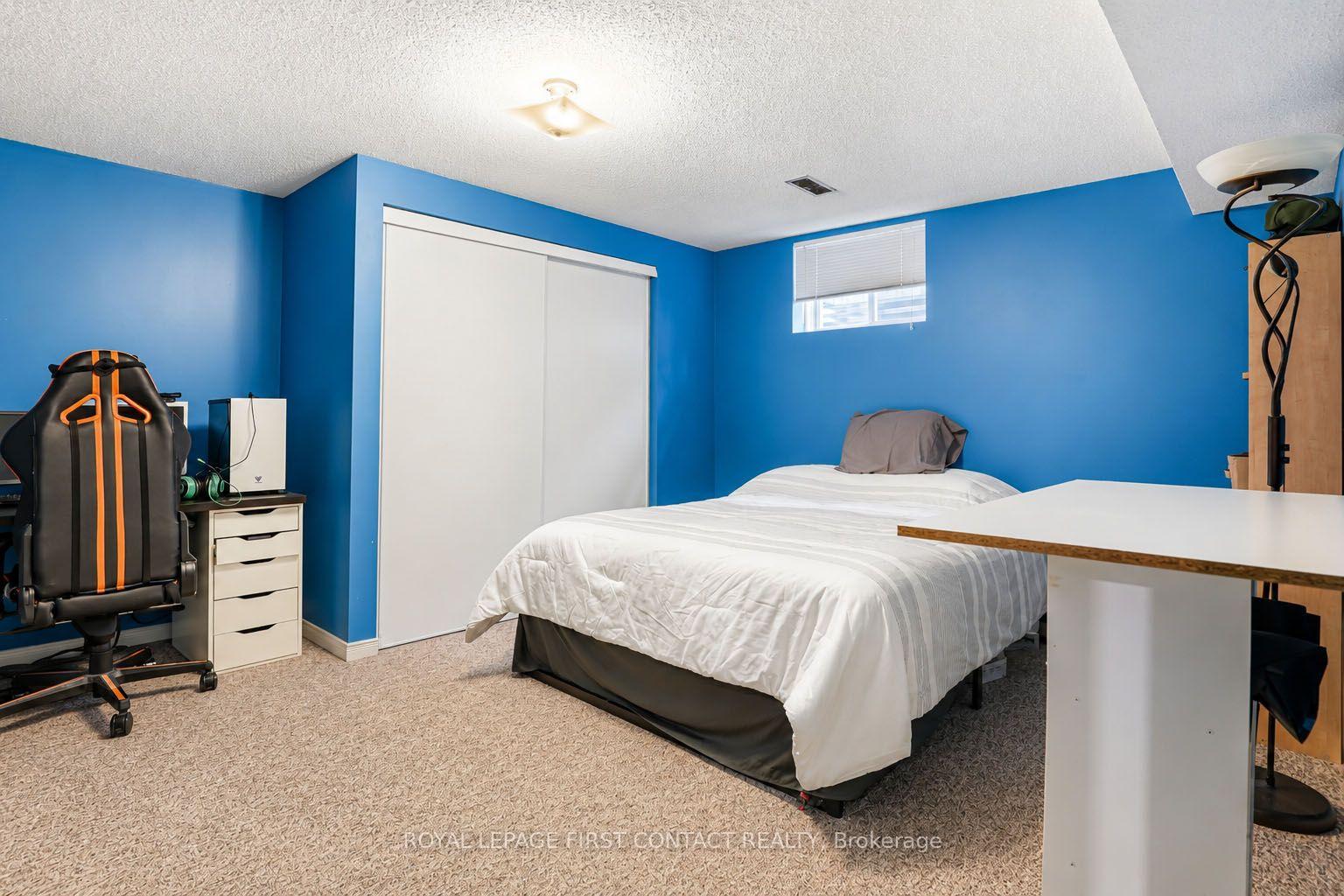 Photo 25 of 46 Jones Drive, Barrie, Grove East — HOMEH