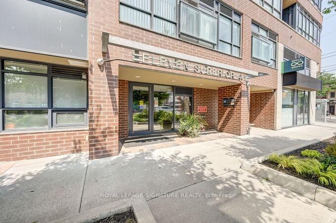 Photo 4 of Unit 201, 11 Superior Avenue, Etobicoke, Mimico — HOMEH
