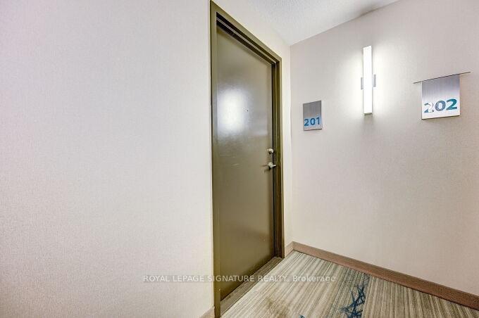 Photo 6 of Unit 201, 11 Superior Avenue, Etobicoke, Mimico — HOMEH