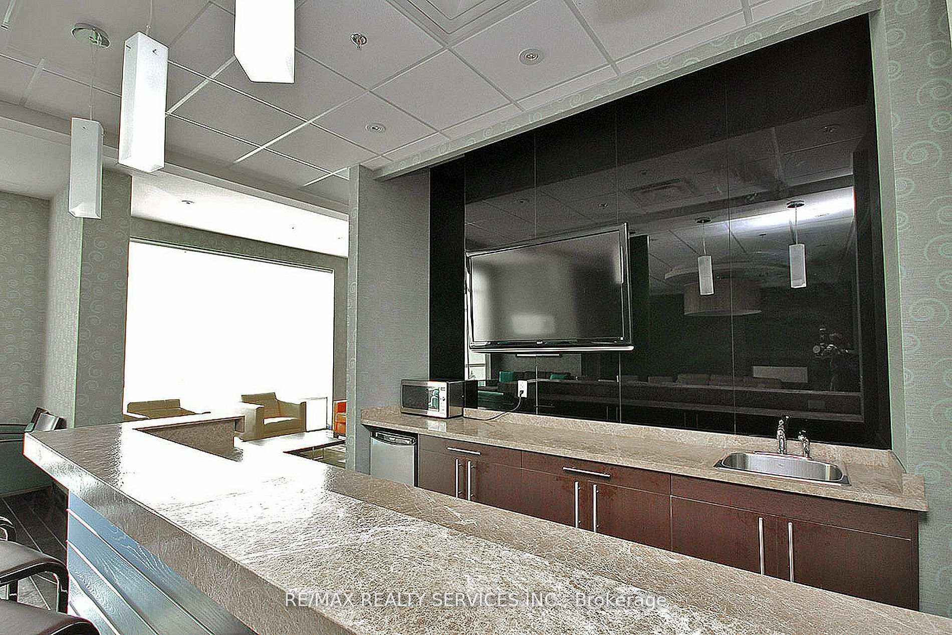 Photo 9 of Unit 2009, 215 Queen Street E, Brampton, Queen Street Corridor — HOMEH