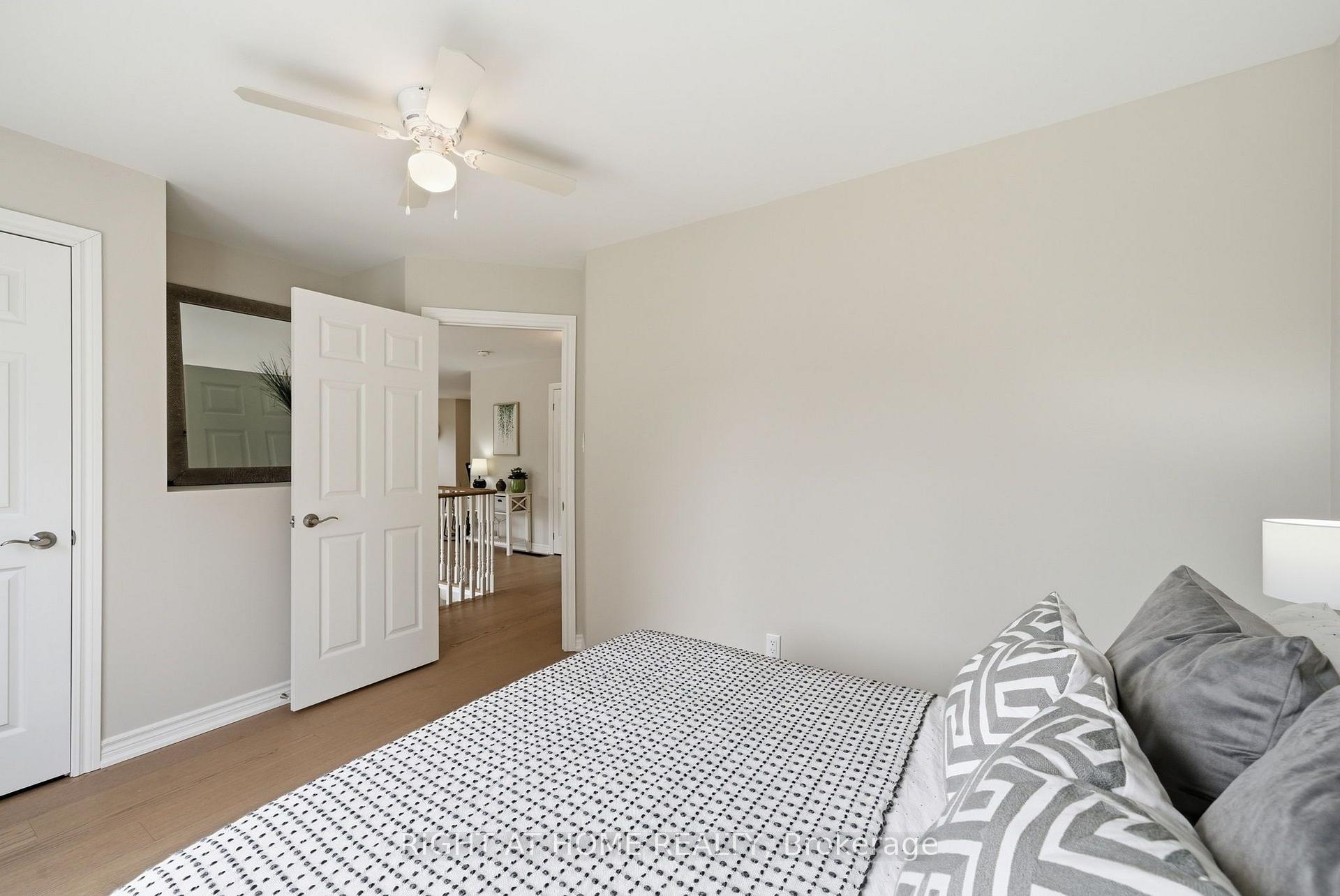 Photo 17 of 446 Stonegate Avenue, Oshawa, Samac — HOMEH