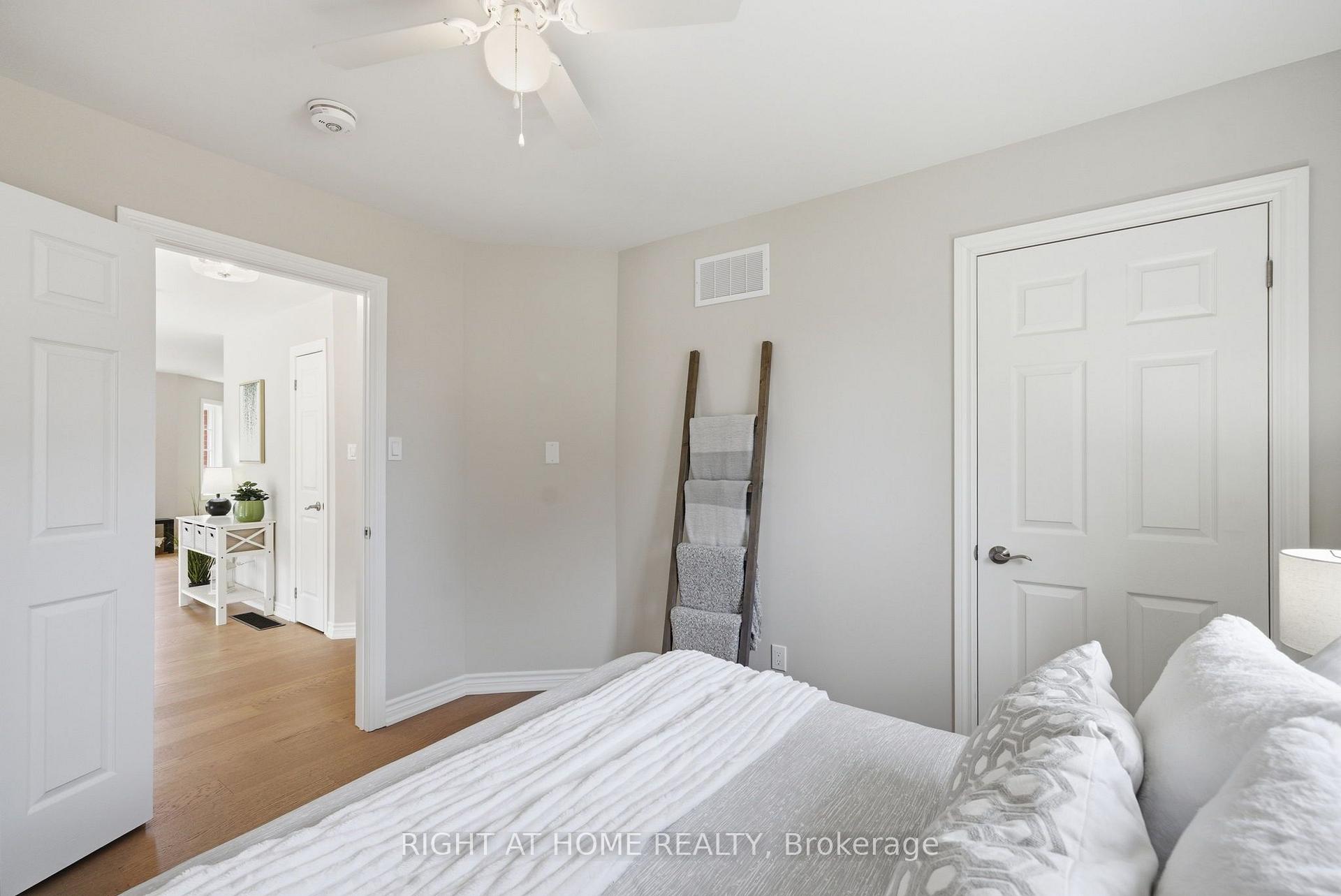 Photo 19 of 446 Stonegate Avenue, Oshawa, Samac — HOMEH