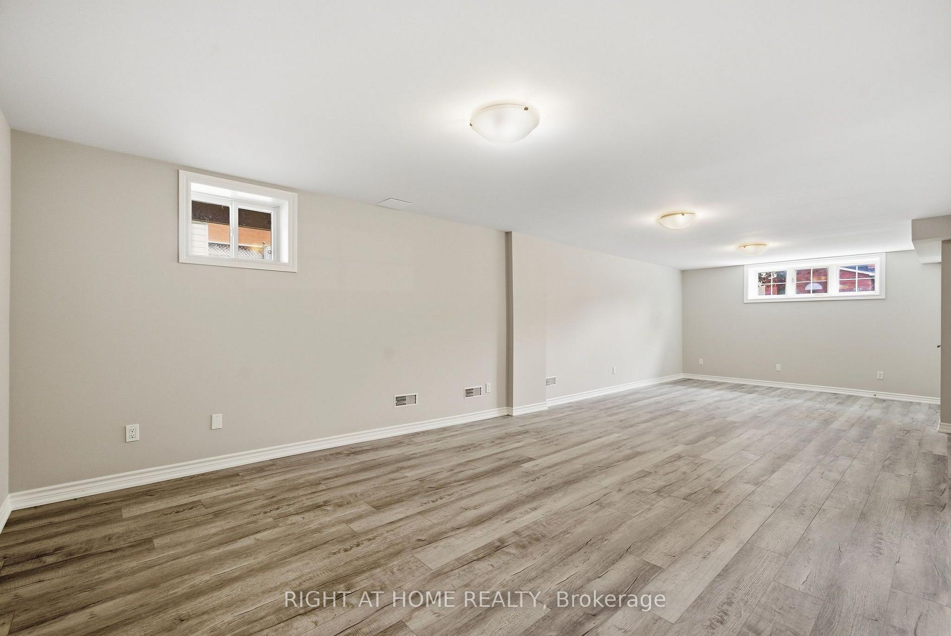 Photo 25 of 446 Stonegate Avenue, Oshawa, Samac — HOMEH