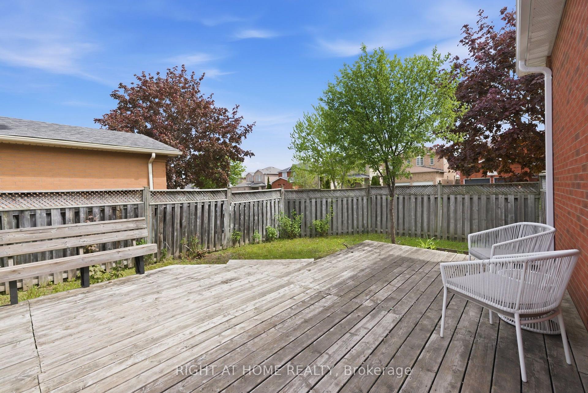 Photo 28 of 446 Stonegate Avenue, Oshawa, Samac — HOMEH