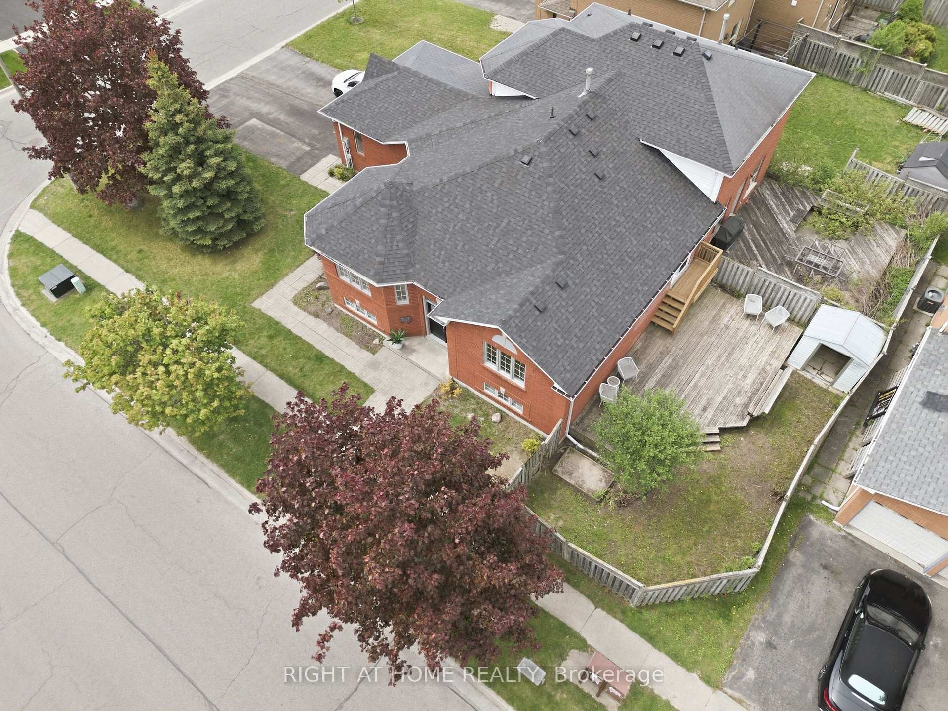 Photo 32 of 446 Stonegate Avenue, Oshawa, Samac — HOMEH
