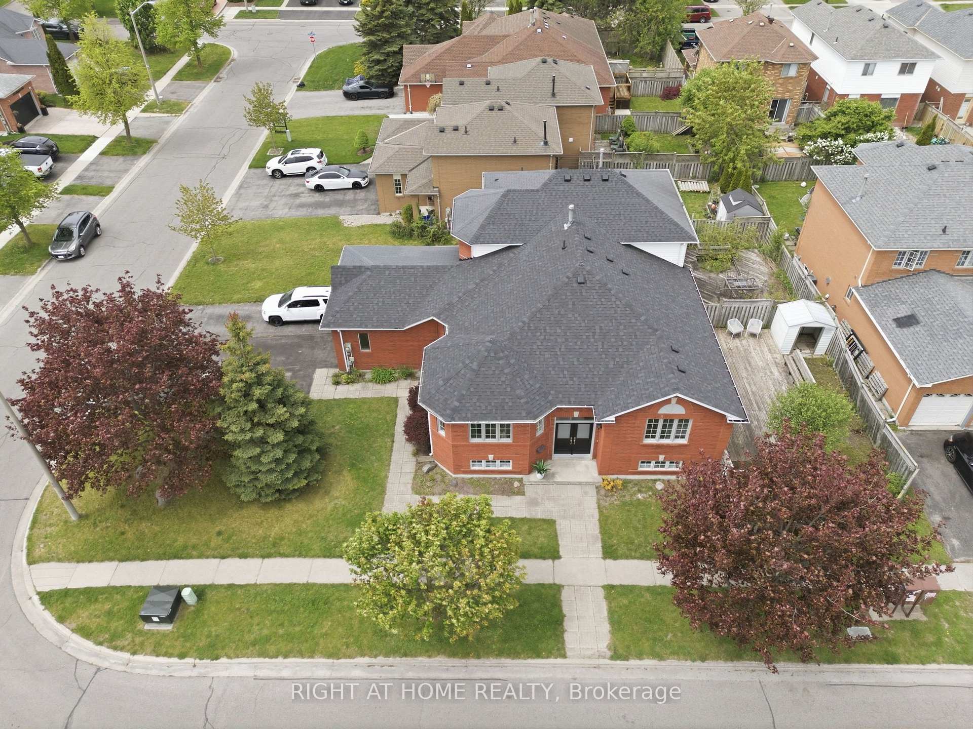 Photo 33 of 446 Stonegate Avenue, Oshawa, Samac — HOMEH