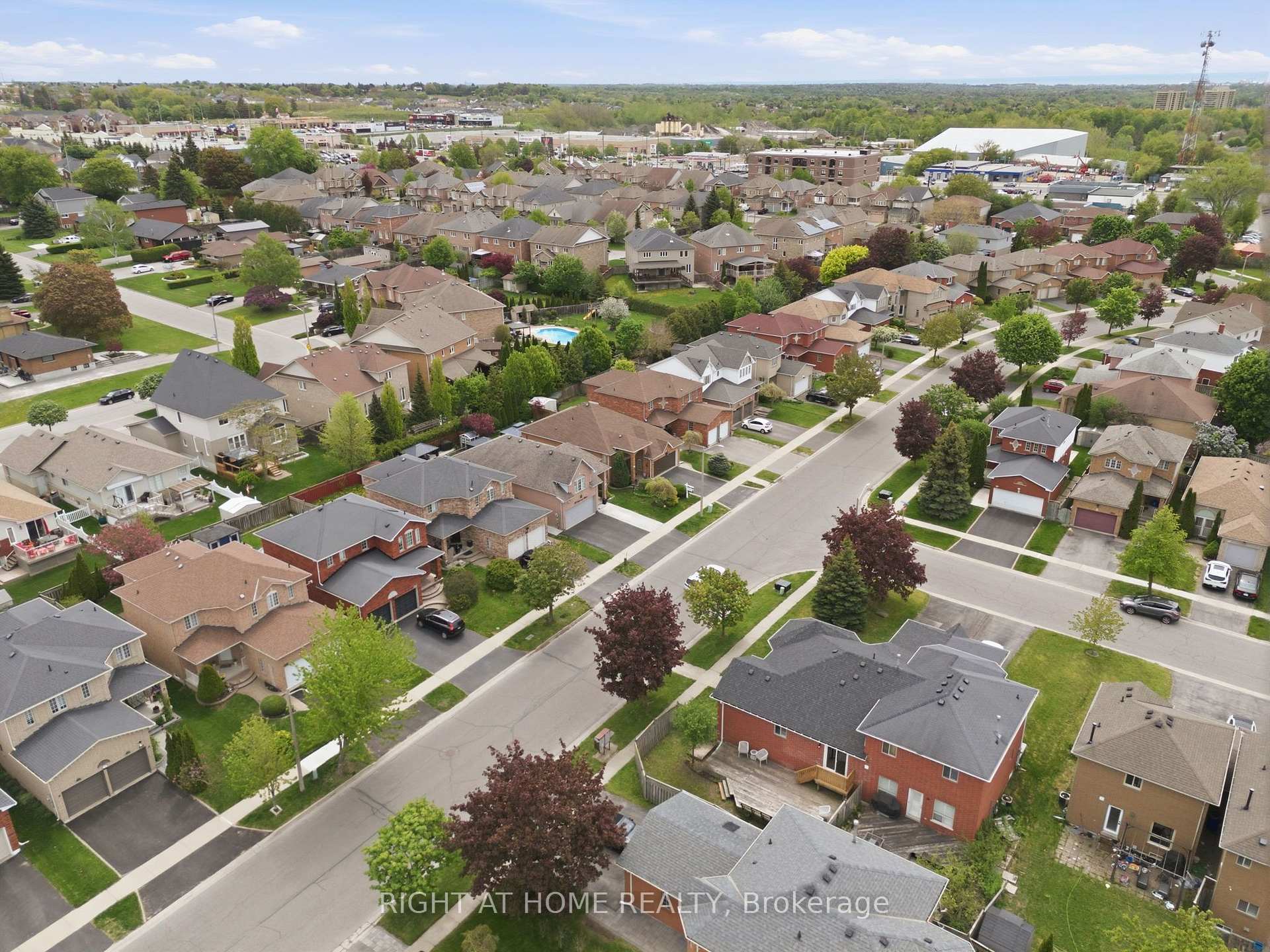 Photo 36 of 446 Stonegate Avenue, Oshawa, Samac — HOMEH