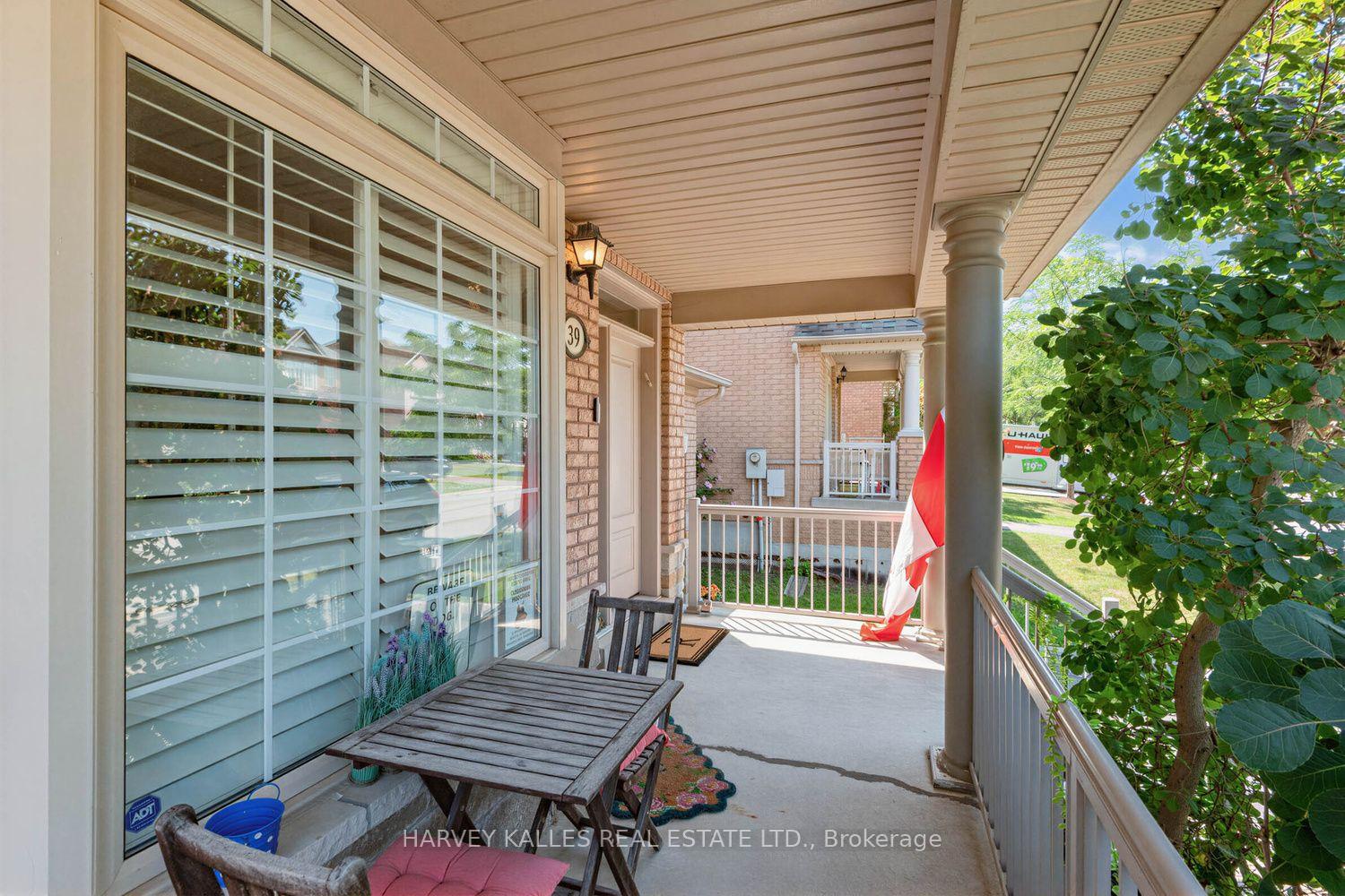 Photo 10 of 39 Chardonnay Drive, Vaughan, Patterson — HOMEH