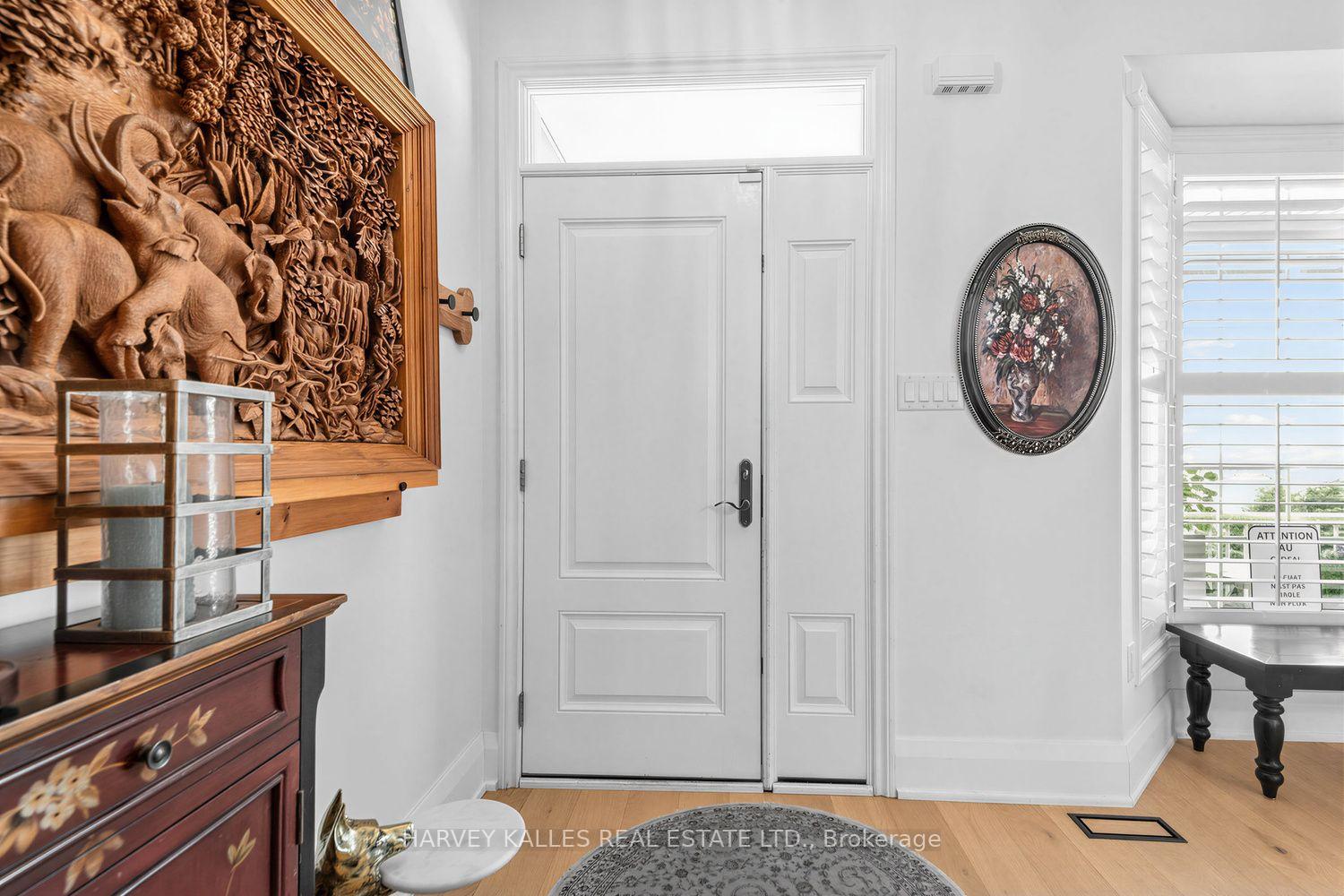 Photo 11 of 39 Chardonnay Drive, Vaughan, Patterson — HOMEH
