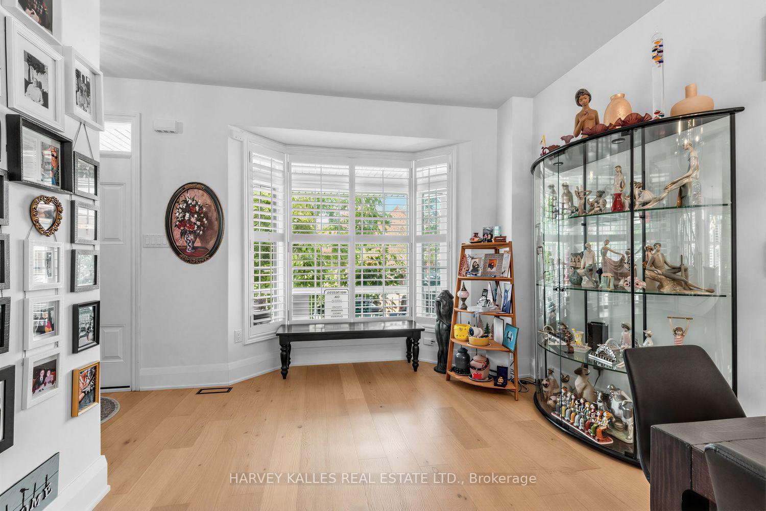 Photo 15 of 39 Chardonnay Drive, Vaughan, Patterson — HOMEH