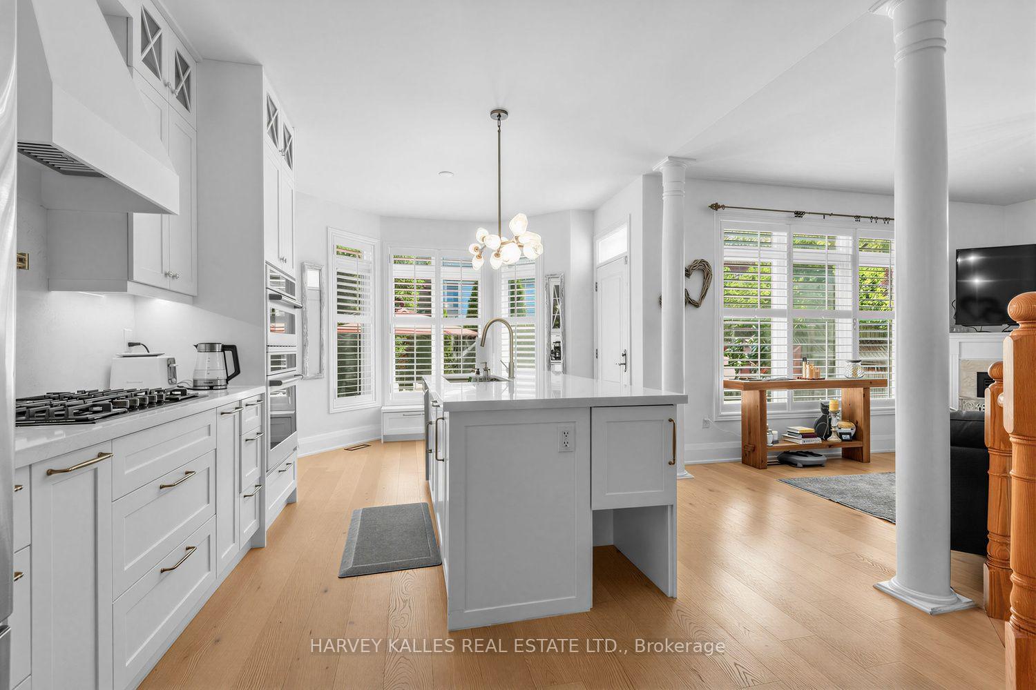 Photo 19 of 39 Chardonnay Drive, Vaughan, Patterson — HOMEH