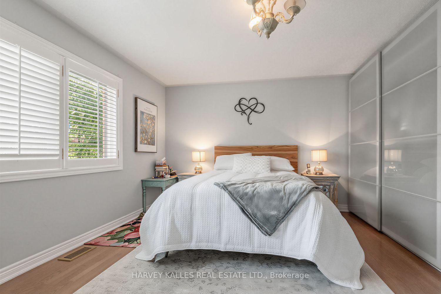 Photo 34 of 39 Chardonnay Drive, Vaughan, Patterson — HOMEH
