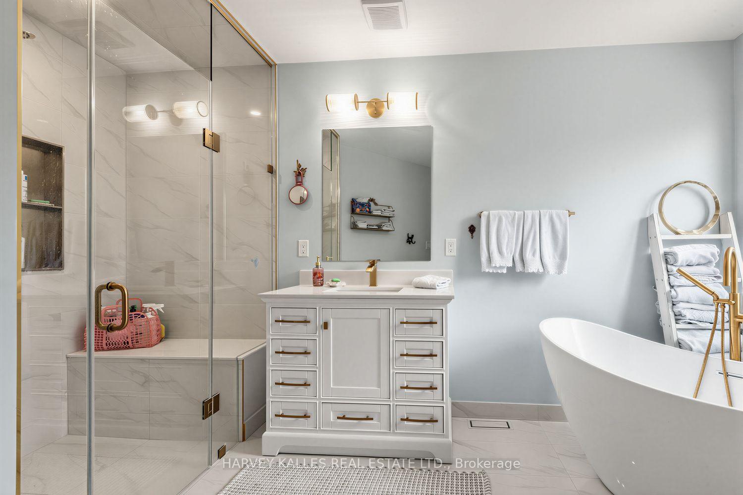 Photo 36 of 39 Chardonnay Drive, Vaughan, Patterson — HOMEH