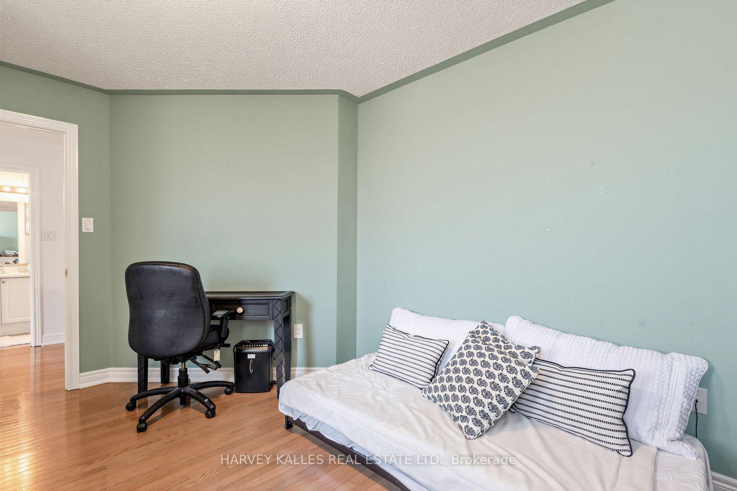 Photo 40 of 39 Chardonnay Drive, Vaughan, Patterson — HOMEH