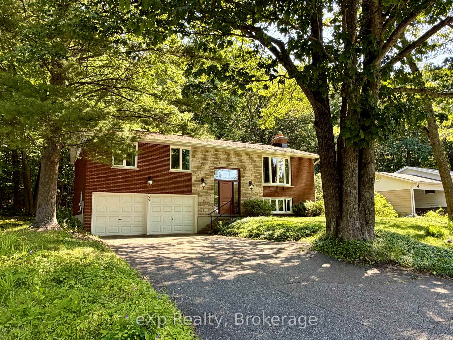 Photo 1 of 55 Wilshier Boulevard, Bracebridge, Macaulay — HOMEH