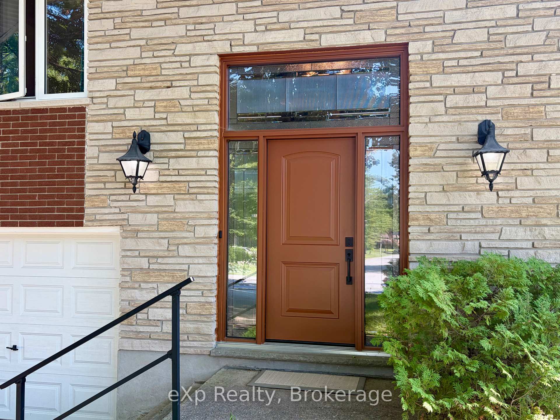 Photo 4 of 55 Wilshier Boulevard, Bracebridge, Macaulay — HOMEH