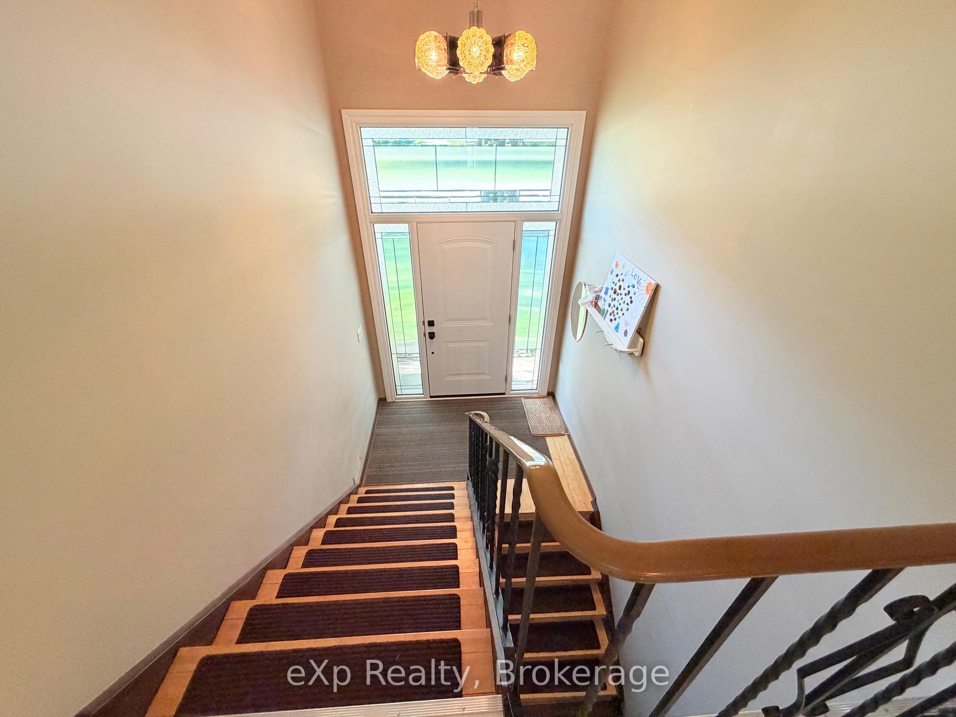 Photo 5 of 55 Wilshier Boulevard, Bracebridge, Macaulay — HOMEH
