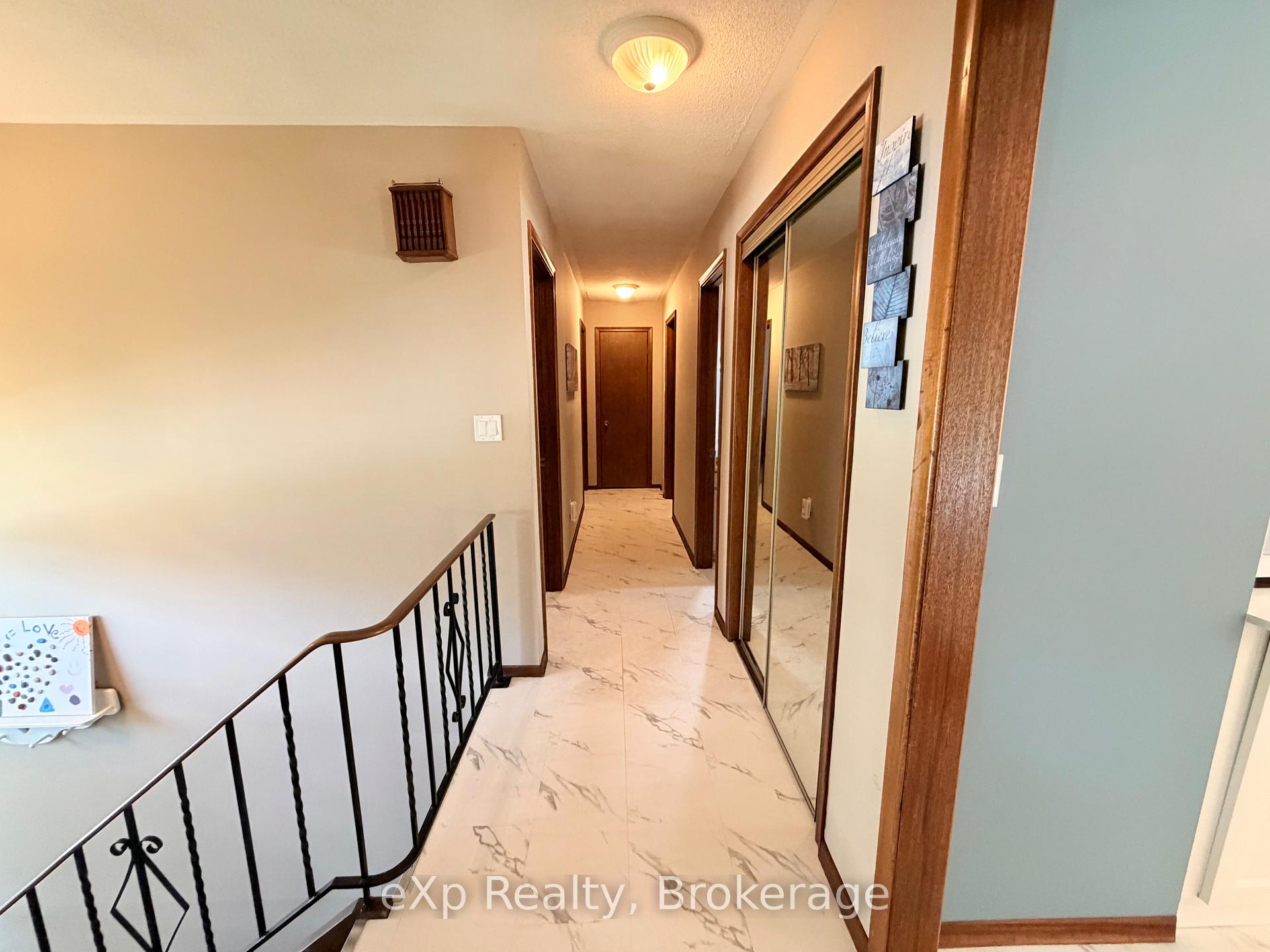 Photo 17 of 55 Wilshier Boulevard, Bracebridge, Macaulay — HOMEH