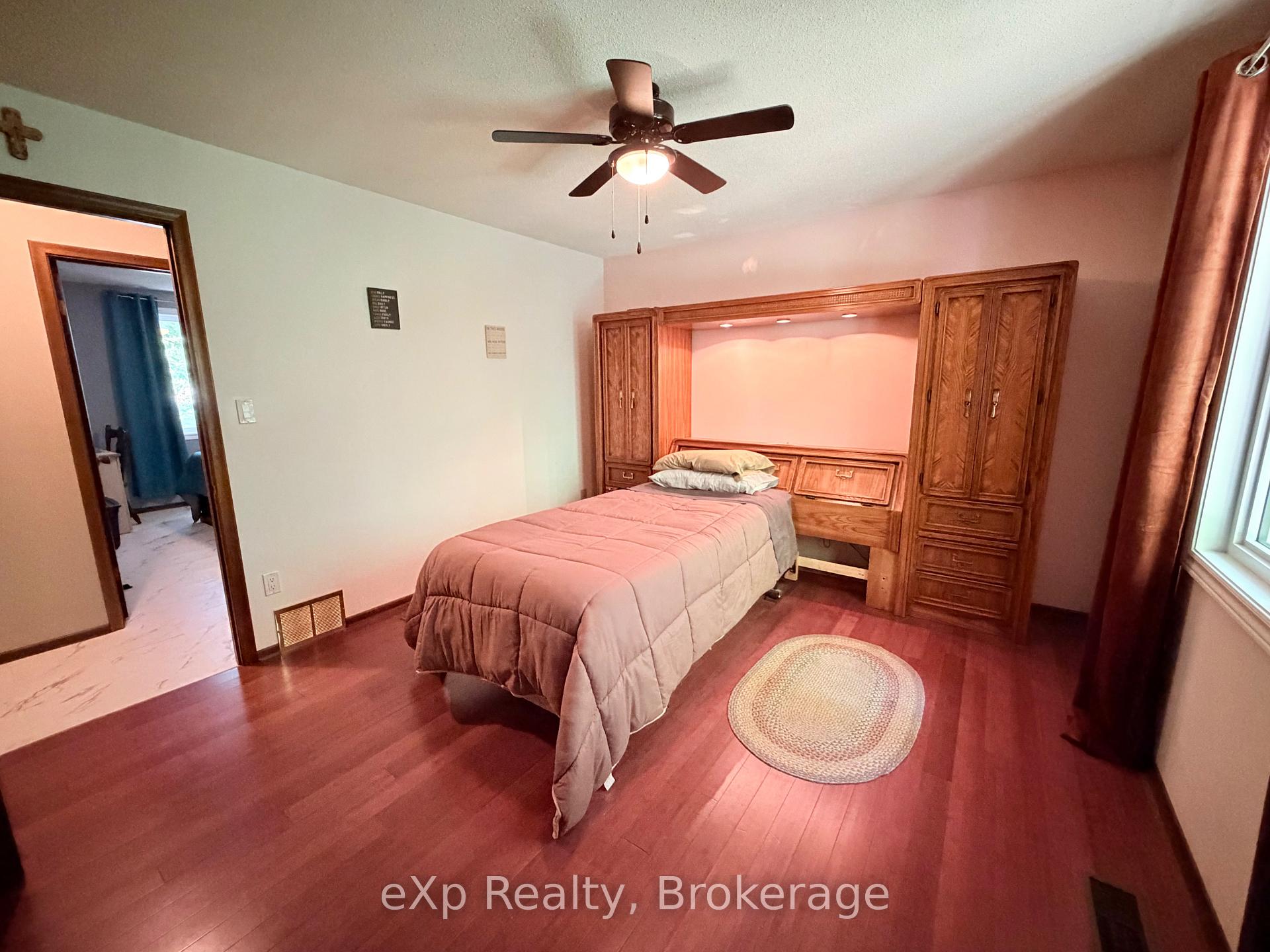 Photo 19 of 55 Wilshier Boulevard, Bracebridge, Macaulay — HOMEH
