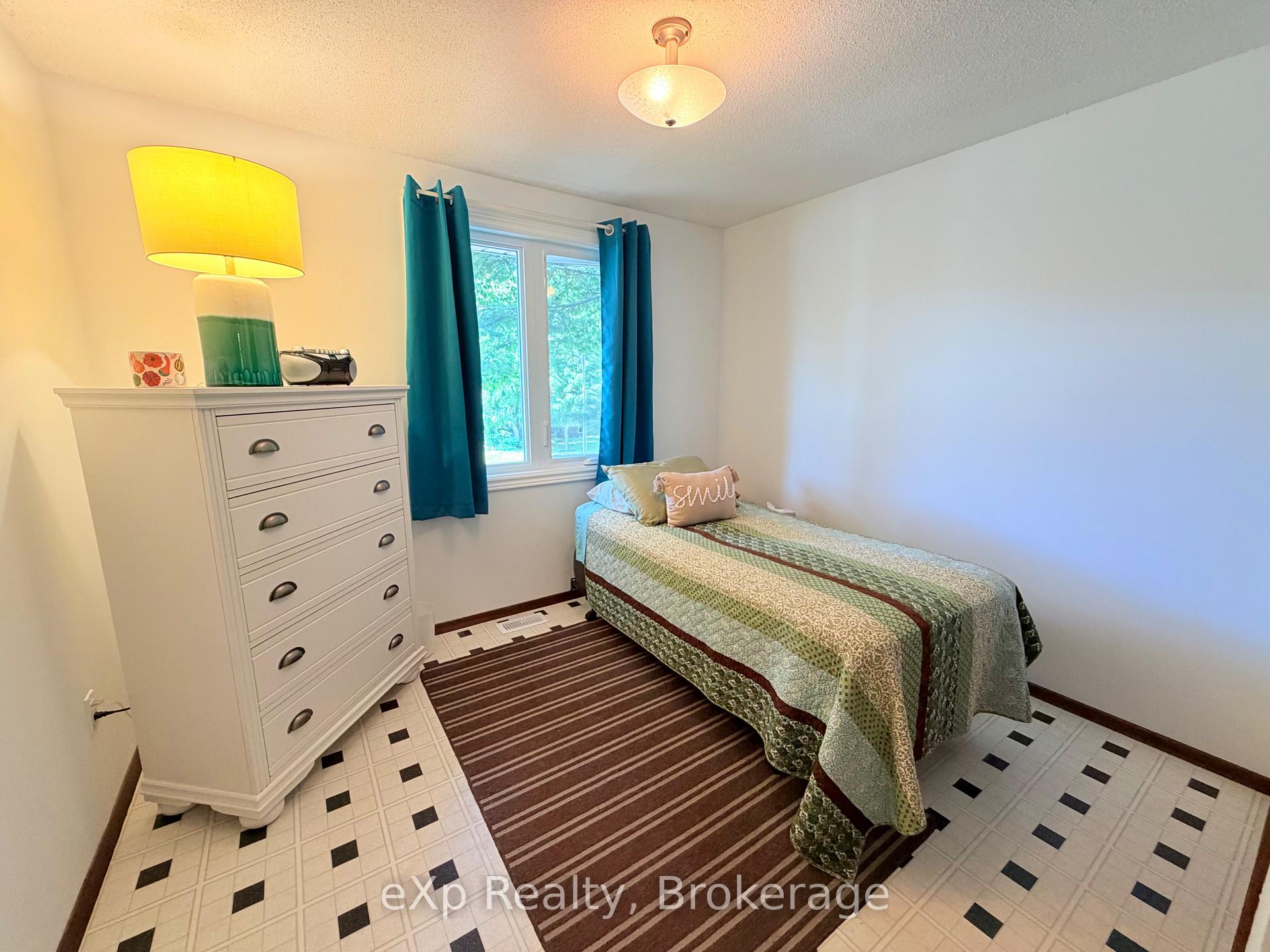Photo 21 of 55 Wilshier Boulevard, Bracebridge, Macaulay — HOMEH