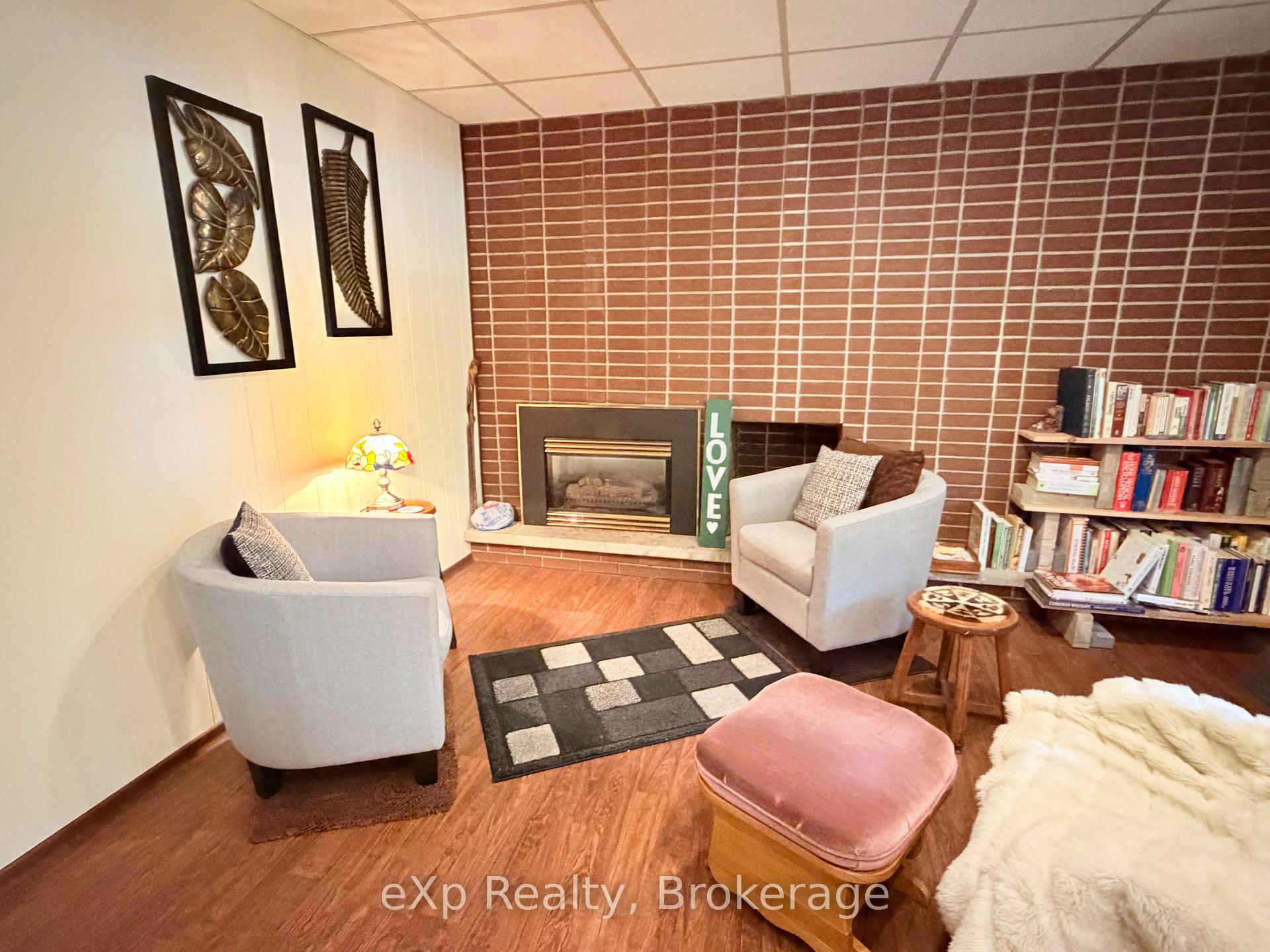 Photo 27 of 55 Wilshier Boulevard, Bracebridge, Macaulay — HOMEH